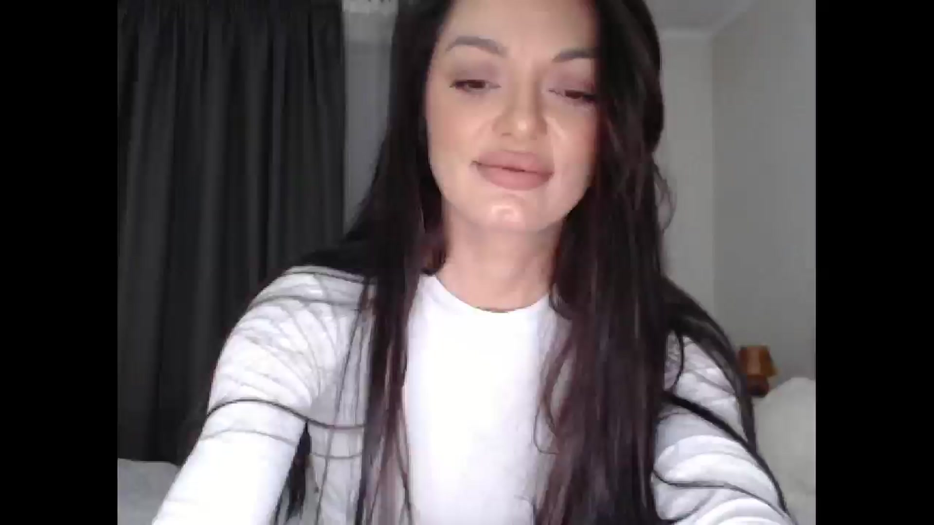 Gallery image thumbnail from Gloriaglamour's myfreecams stream on, 11/29/2025, 17:36 image 8 of 20