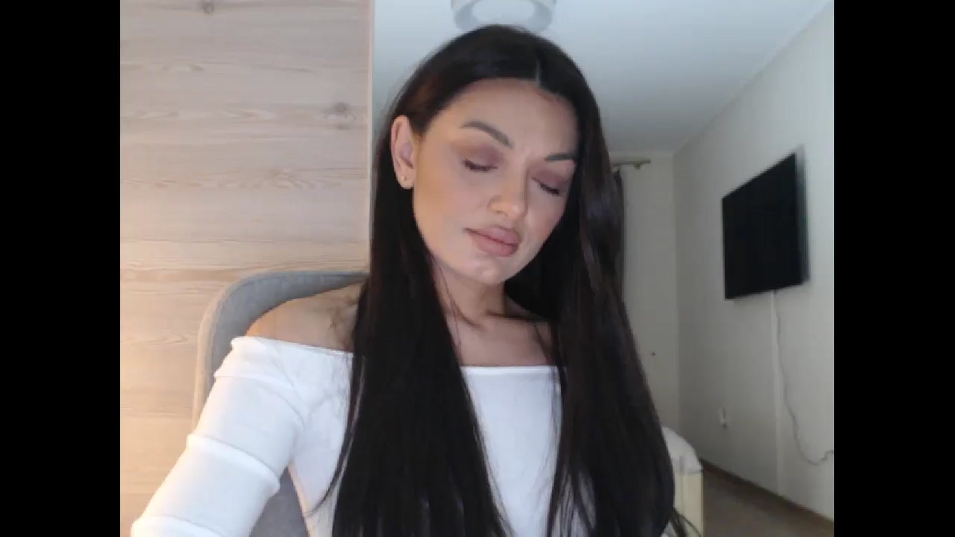 Gallery image thumbnail from Gloriaglamour's myfreecams stream on, 11/30/2025, 17:15 image 3 of 20