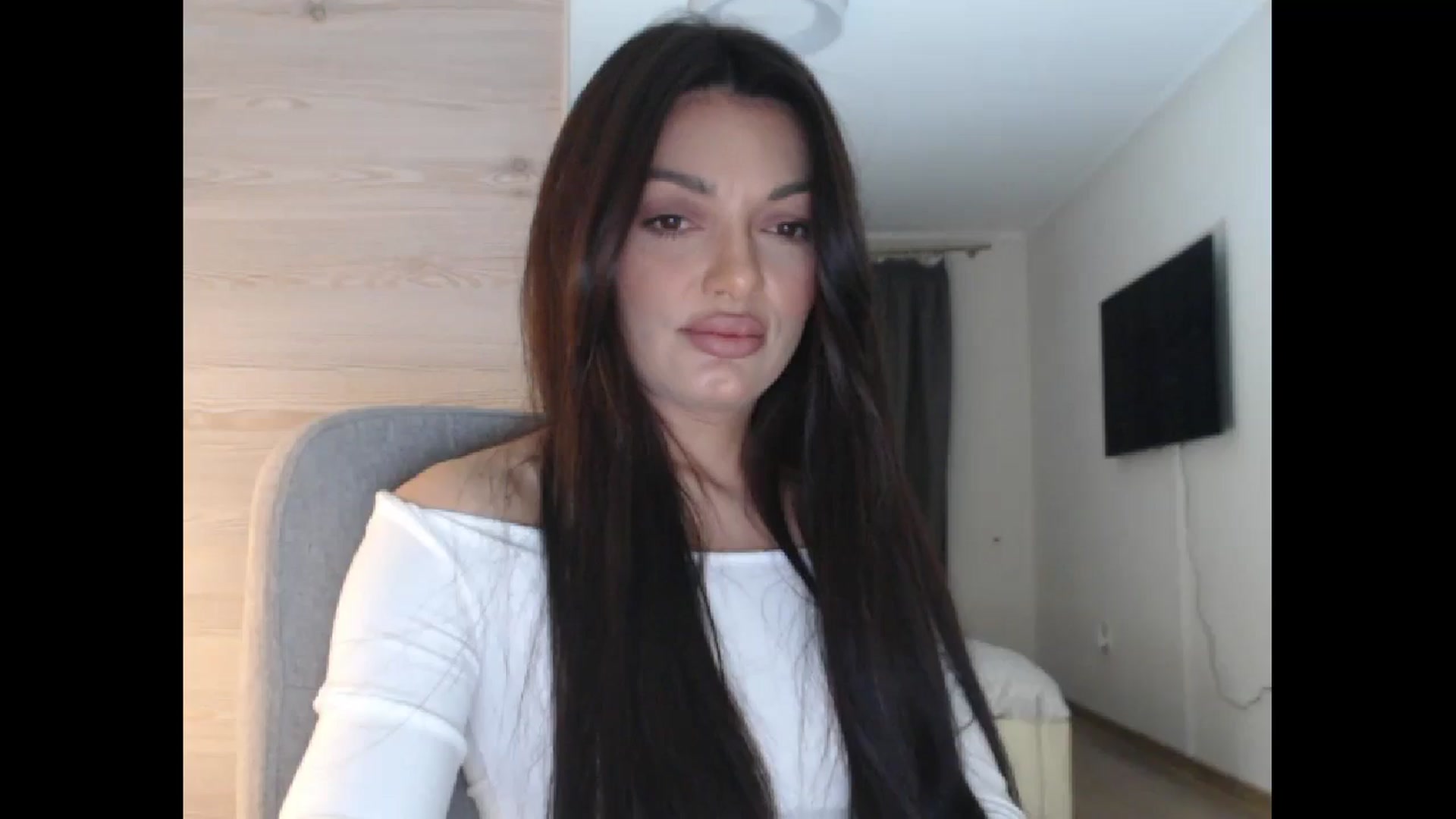 Gallery image thumbnail from Gloriaglamour's myfreecams stream on, 11/30/2025, 17:15 image 1 of 20