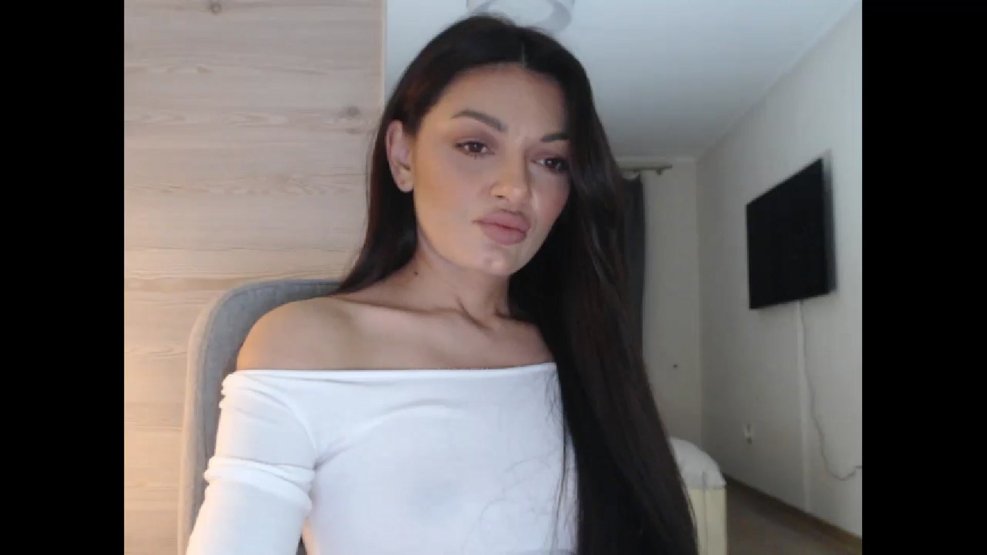Gallery image thumbnail from Gloriaglamour's myfreecams stream on, 11/30/2025, 17:15 image 11 of 20