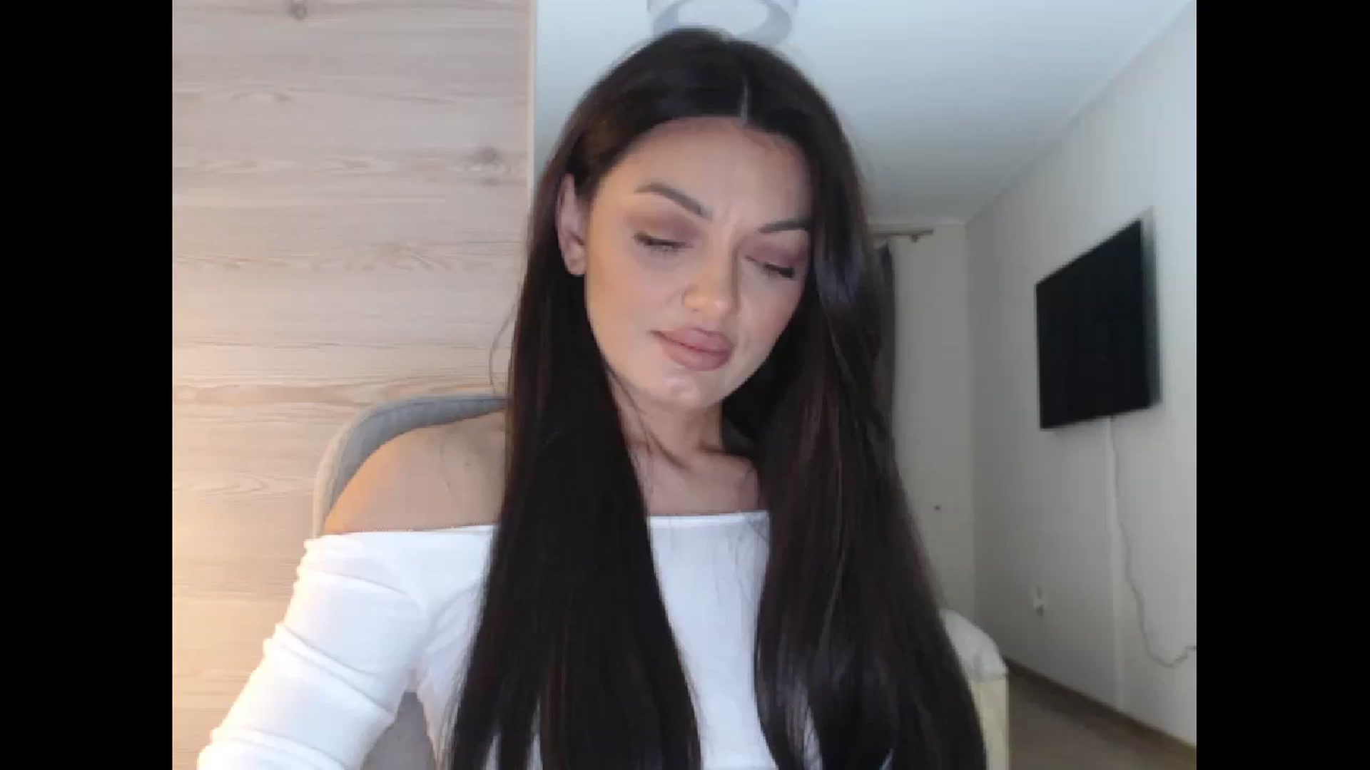 Gallery image thumbnail from Gloriaglamour's myfreecams stream on, 11/30/2025, 17:15 image 6 of 20