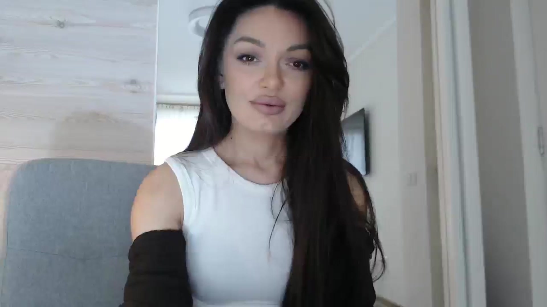 Gallery image thumbnail from Gloriaglamour's myfreecams stream on, 12/03/2025, 11:22 image 4 of 20