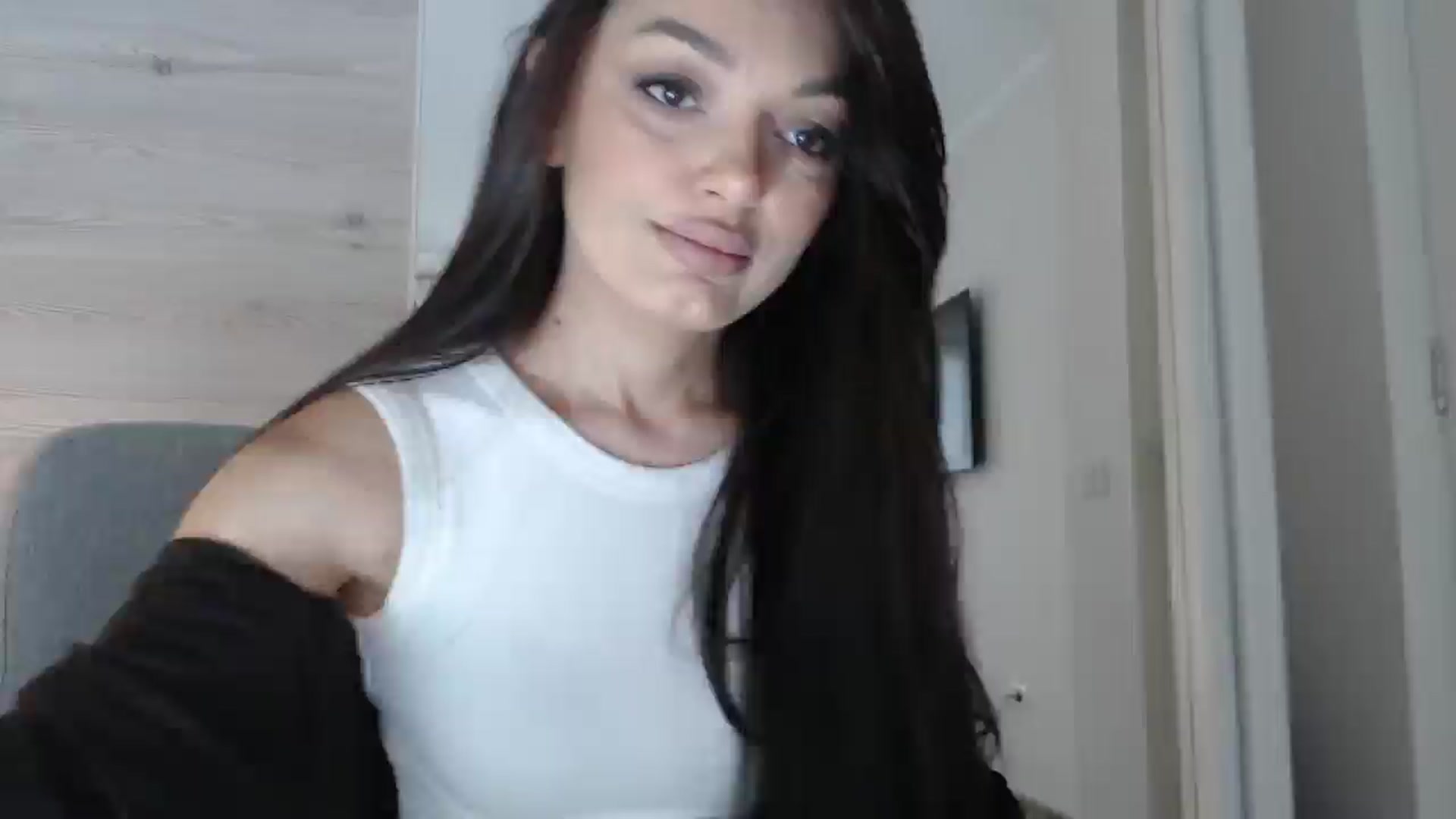 Gallery image thumbnail from Gloriaglamour's myfreecams stream on, 12/03/2025, 11:22 image 8 of 20