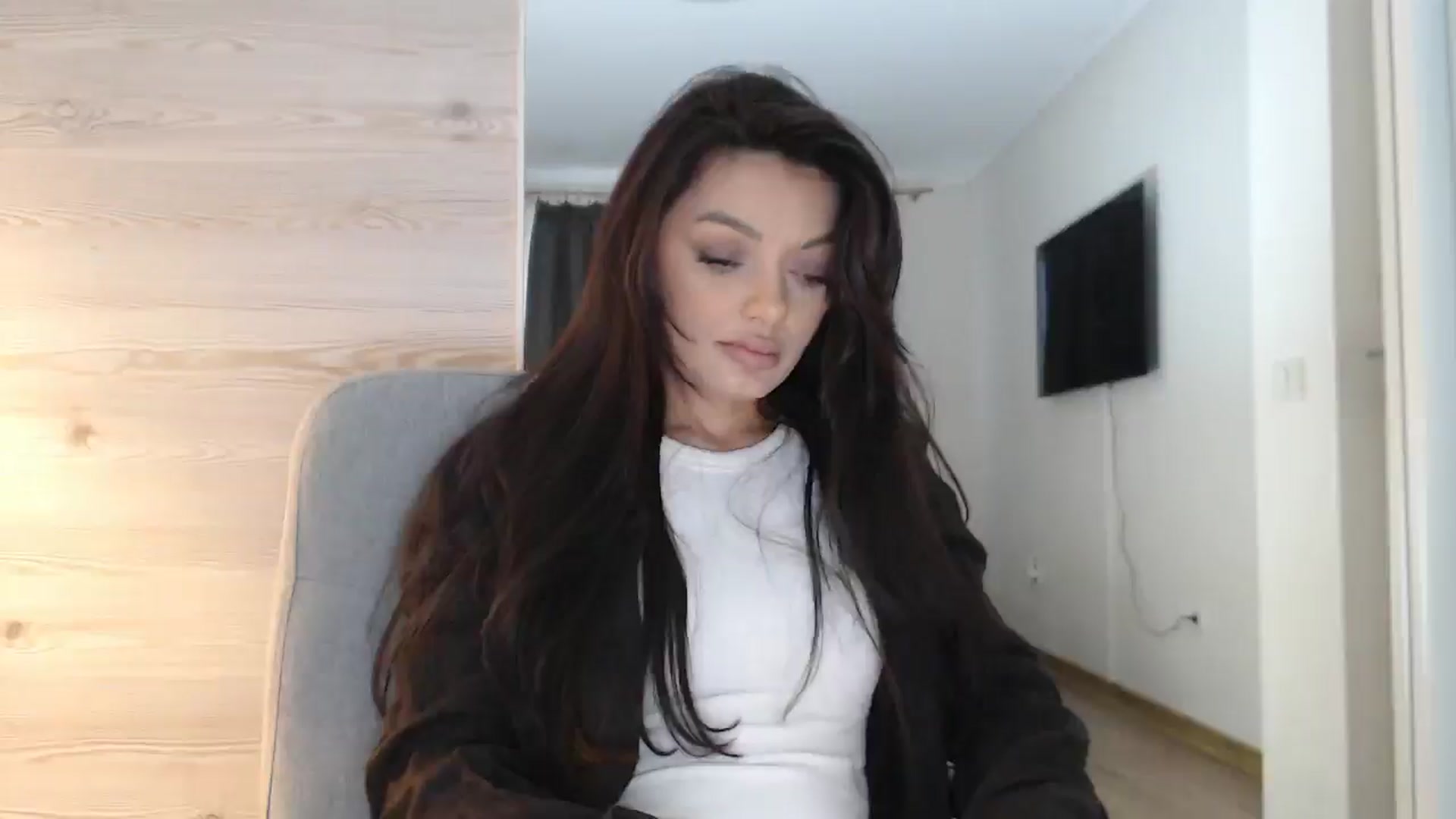 Gallery image thumbnail from Gloriaglamour's myfreecams stream on, 12/03/2025, 14:01 image 8 of 20