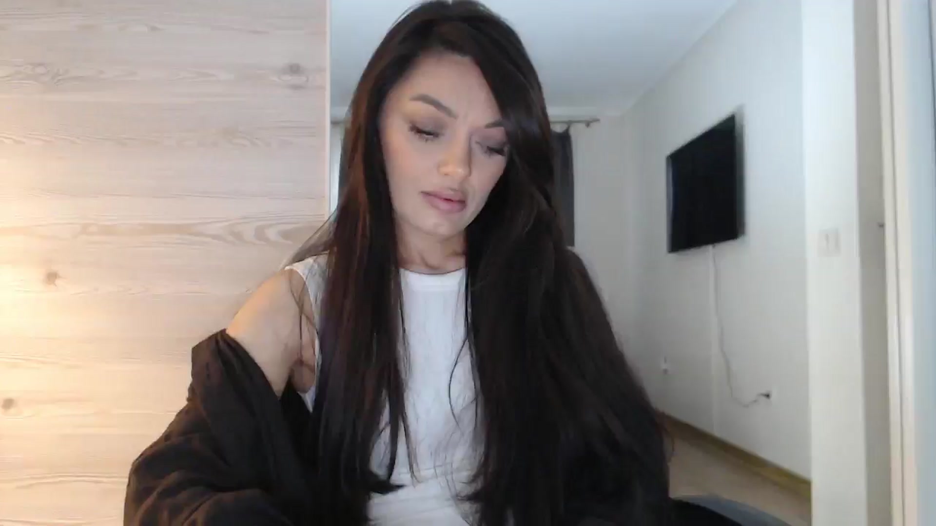 Gallery image thumbnail from Gloriaglamour's myfreecams stream on, 12/03/2025, 14:01 image 14 of 20