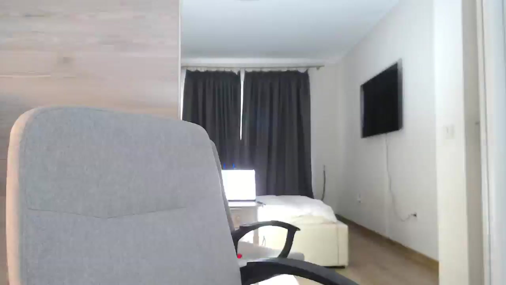 Gallery image thumbnail from Gloriaglamour's myfreecams stream on, 12/03/2025, 14:01 image 11 of 20