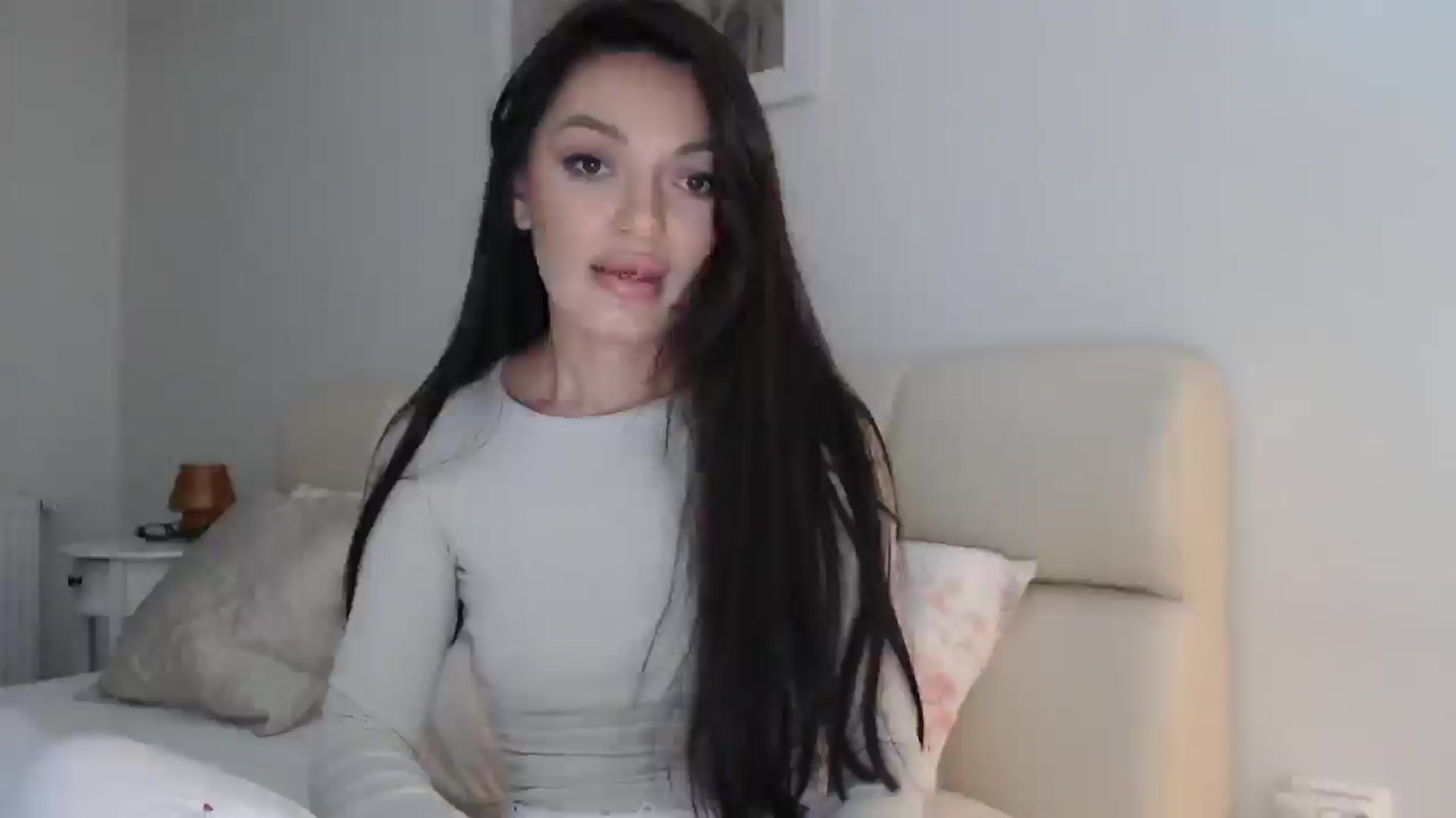 Gallery image thumbnail from Gloriaglamour's myfreecams stream on, 12/03/2025, 17:11 image 12 of 20