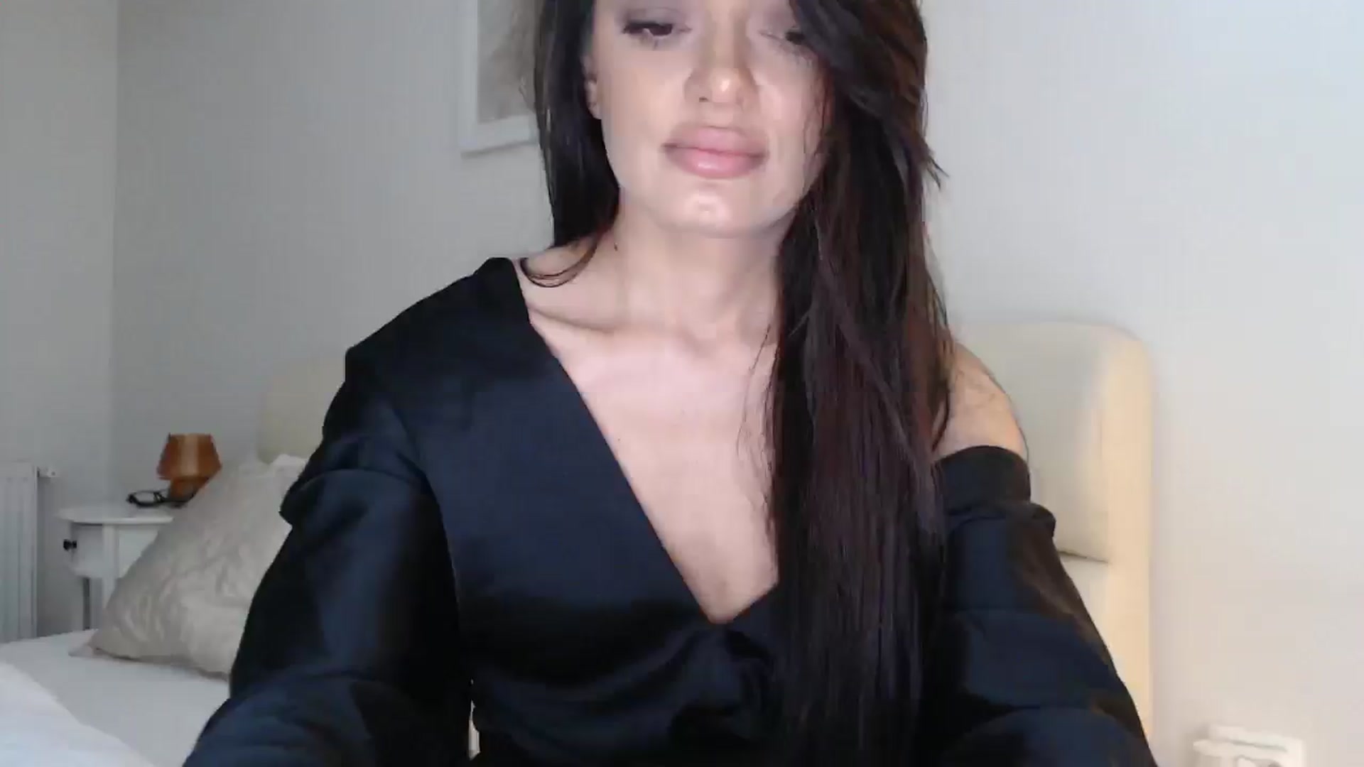 Gallery image thumbnail from Gloriaglamour's myfreecams stream on, 12/03/2025, 17:11 image 4 of 20