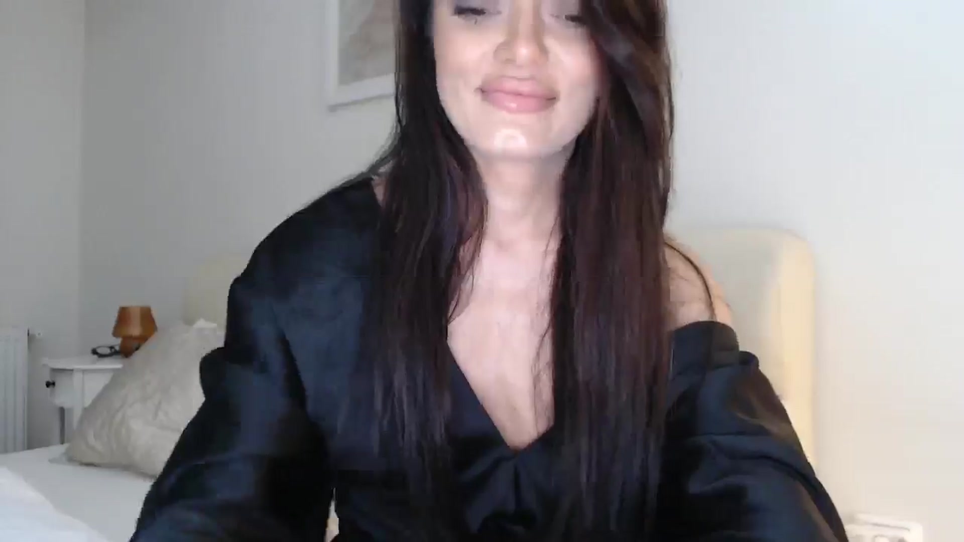 Gallery image thumbnail from Gloriaglamour's myfreecams stream on, 12/03/2025, 17:11 image 8 of 20