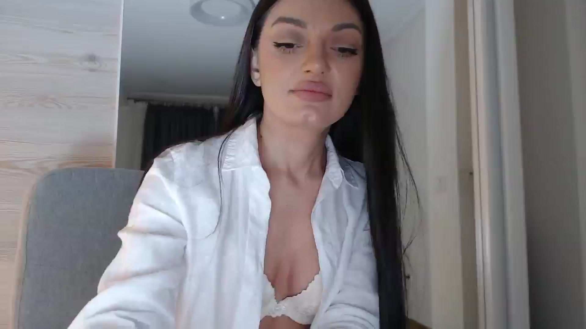 Gallery image thumbnail from Gloriaglamour's myfreecams stream on, 12/09/2025, 18:00 image 15 of 20