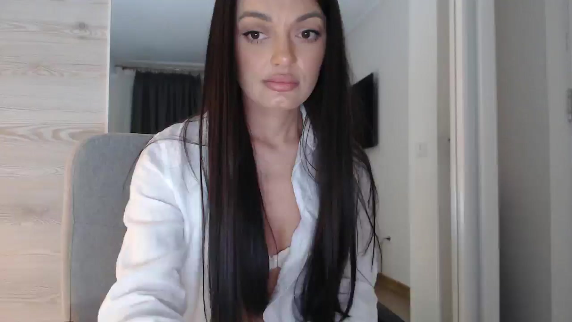 Gallery image thumbnail from Gloriaglamour's myfreecams stream on, 12/09/2025, 18:00 image 2 of 20