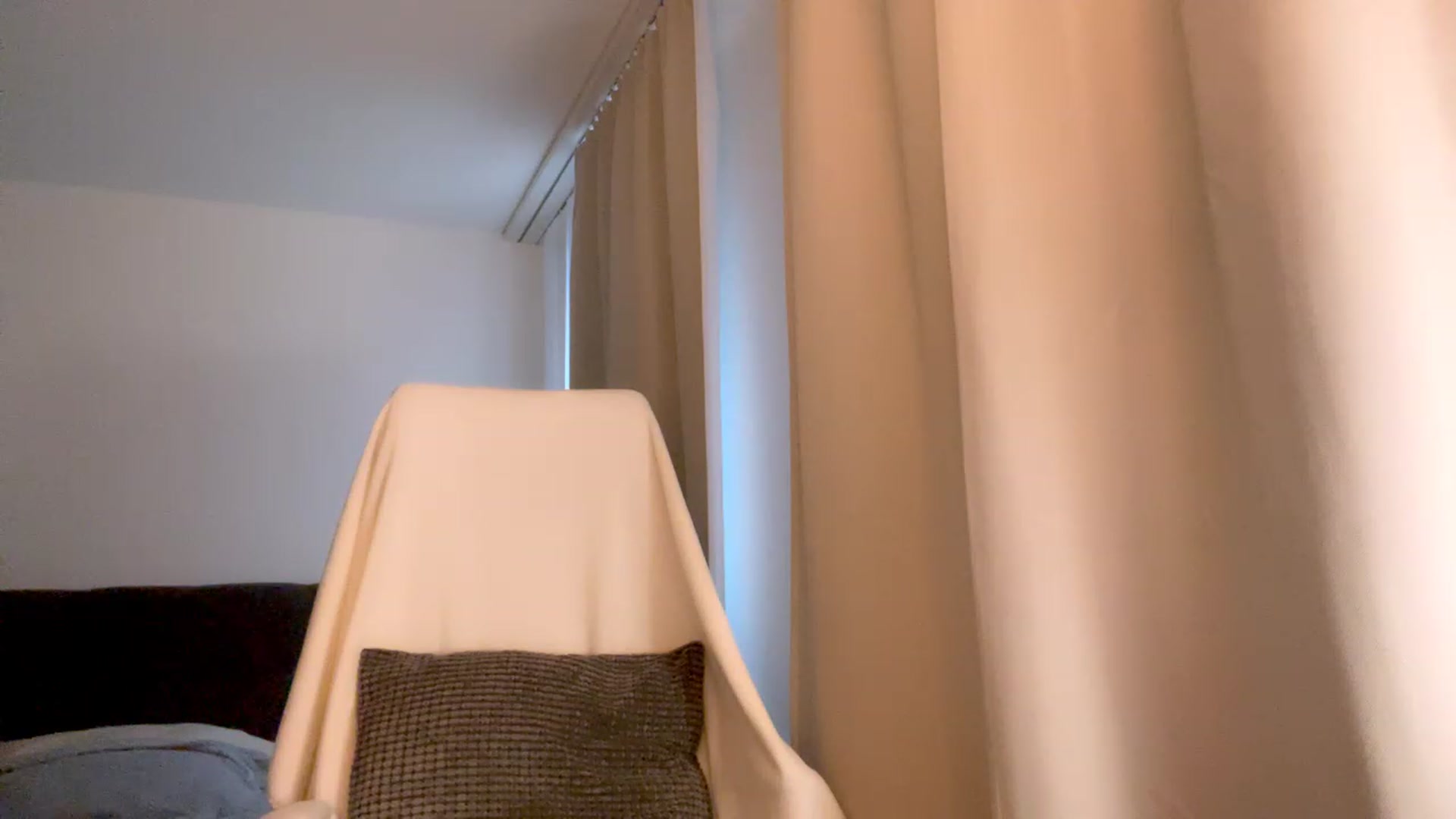 Gallery image thumbnail from Glorianice's myfreecams stream on, 11/18/2022, 13:27 image 15 of 20