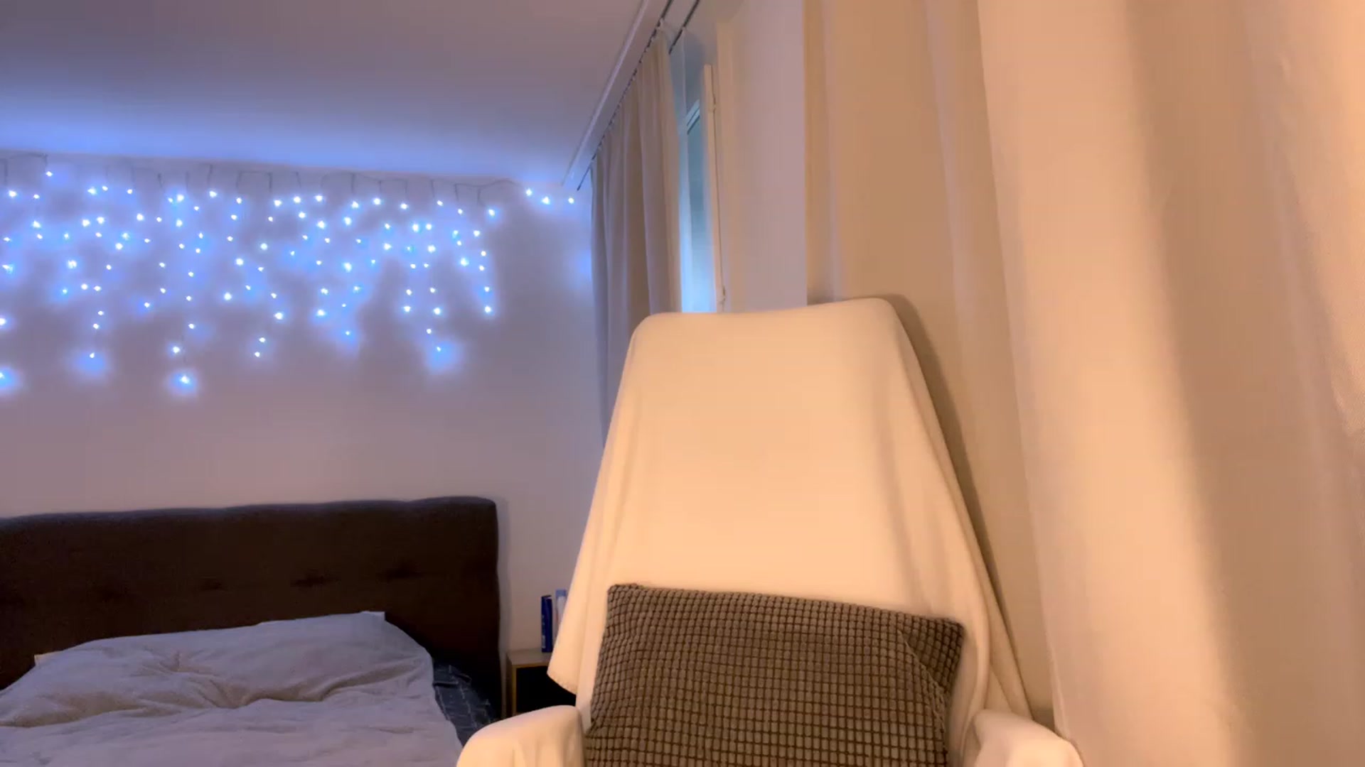 Gallery image thumbnail from Glorianice's myfreecams stream on, 11/28/2022, 13:16 image 8 of 20