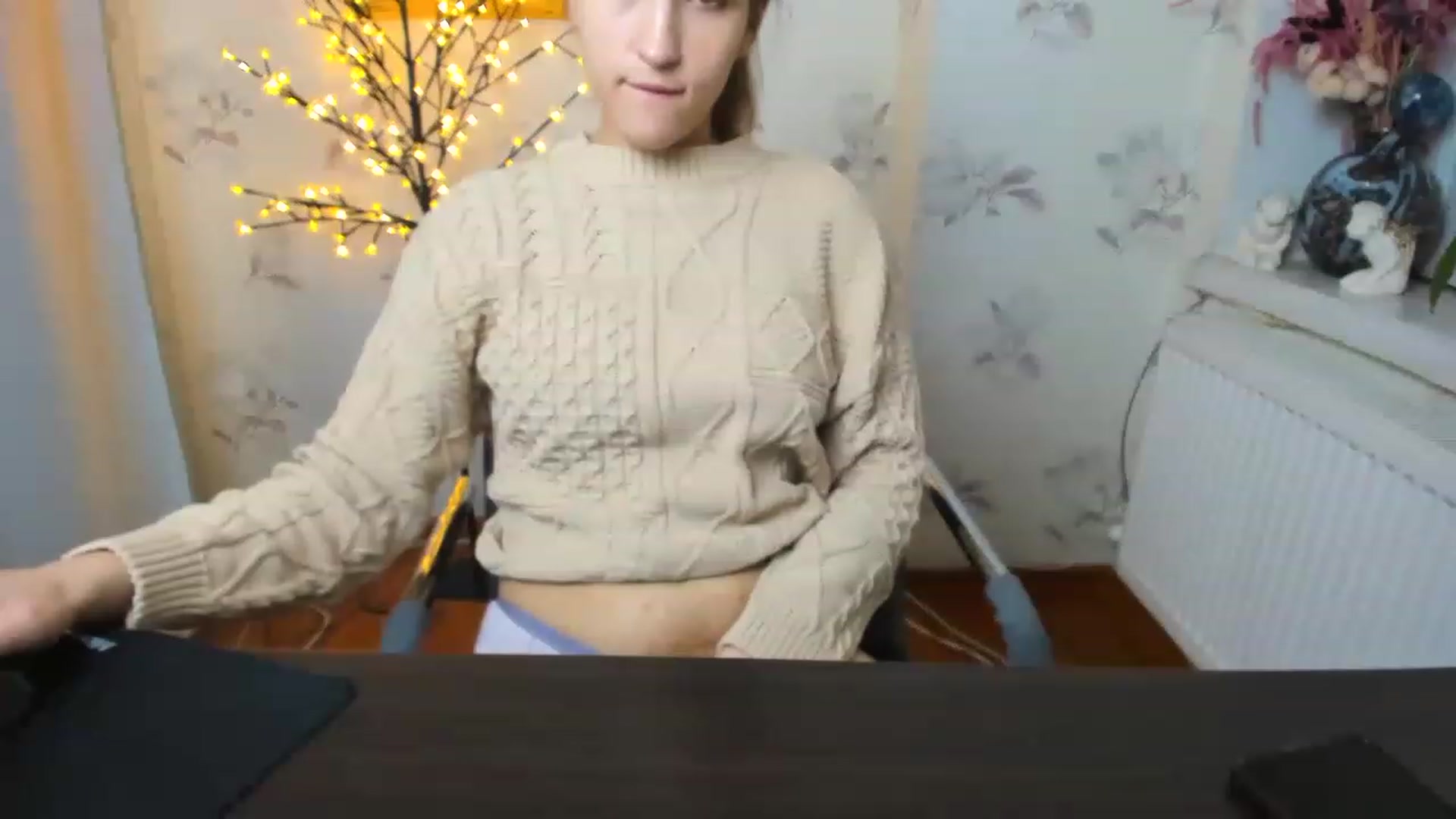 Gallery image thumbnail from GloryDavis's myfreecams stream on, 02/27/2023, 10:17 image 11 of 20