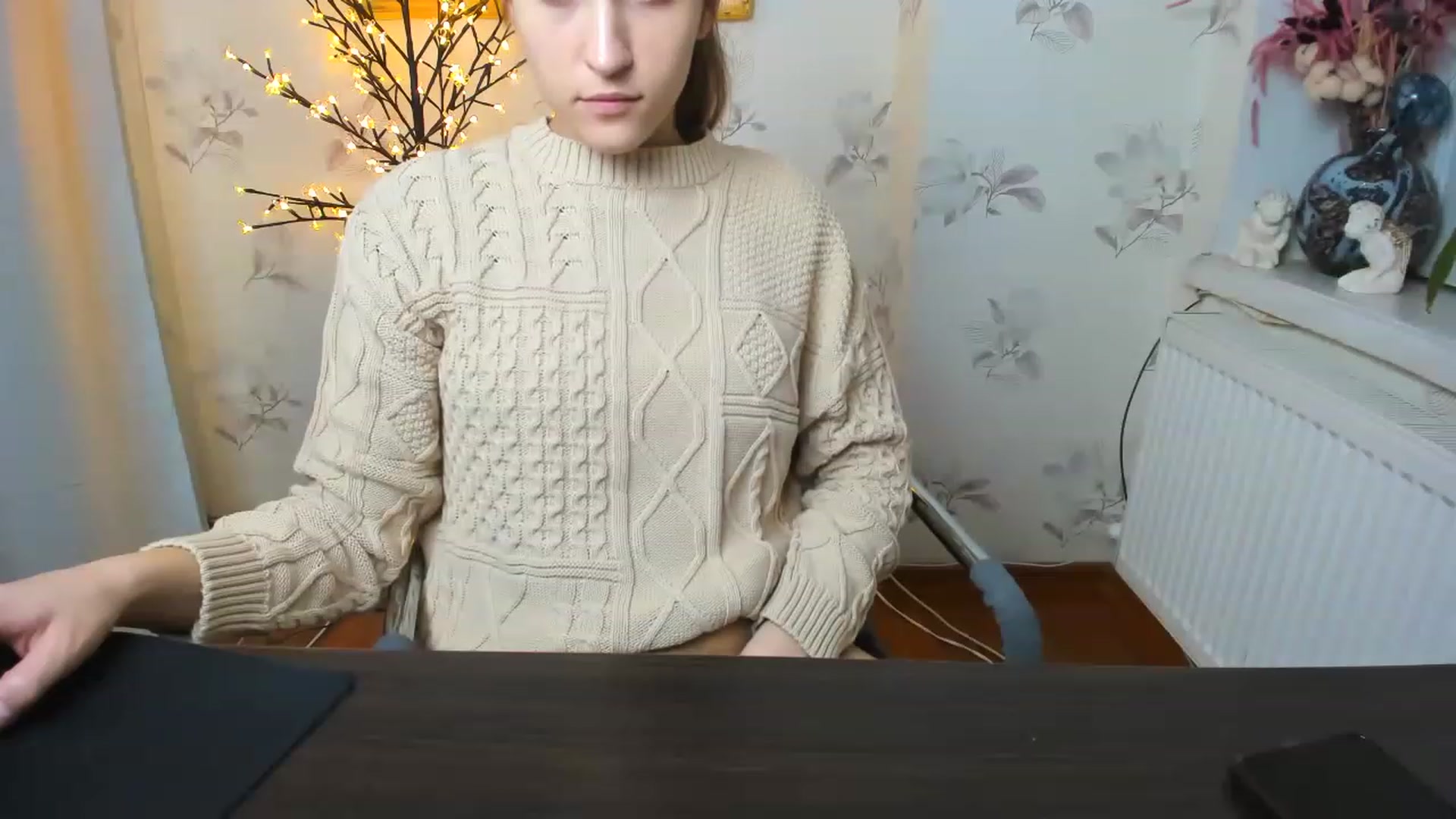 Gallery image thumbnail from GloryDavis's myfreecams stream on, 02/27/2023, 10:17 image 8 of 20