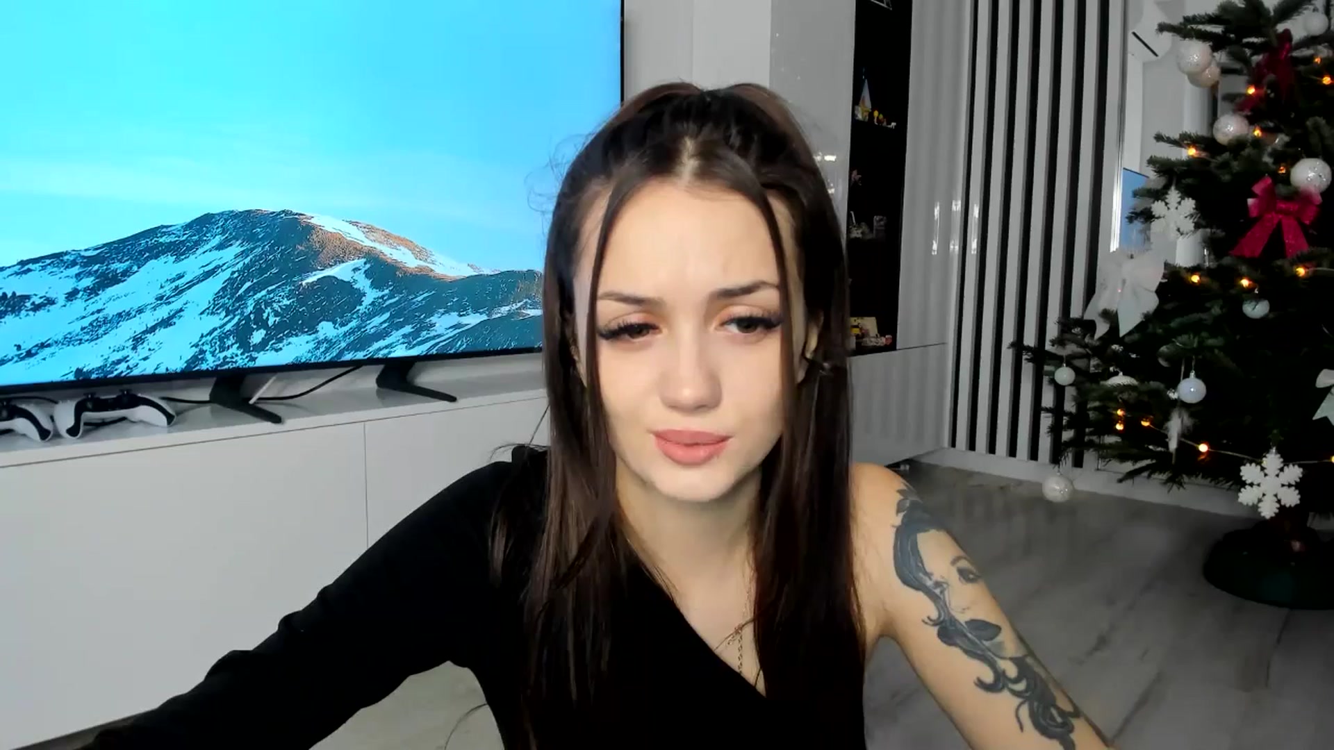Gallery image thumbnail from Glossy_'s myfreecams stream on, 12/04/2025, 14:52 image 7 of 20