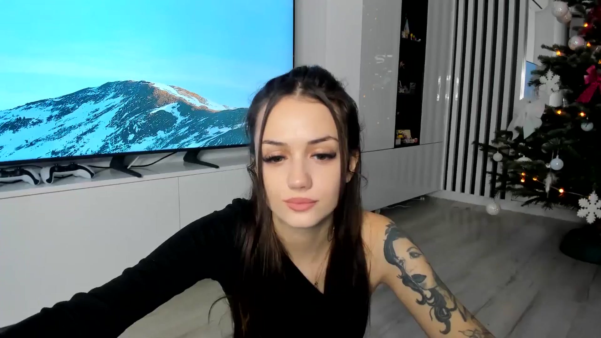 Gallery image thumbnail from Glossy_'s myfreecams stream on, 12/04/2025, 14:52 image 18 of 20