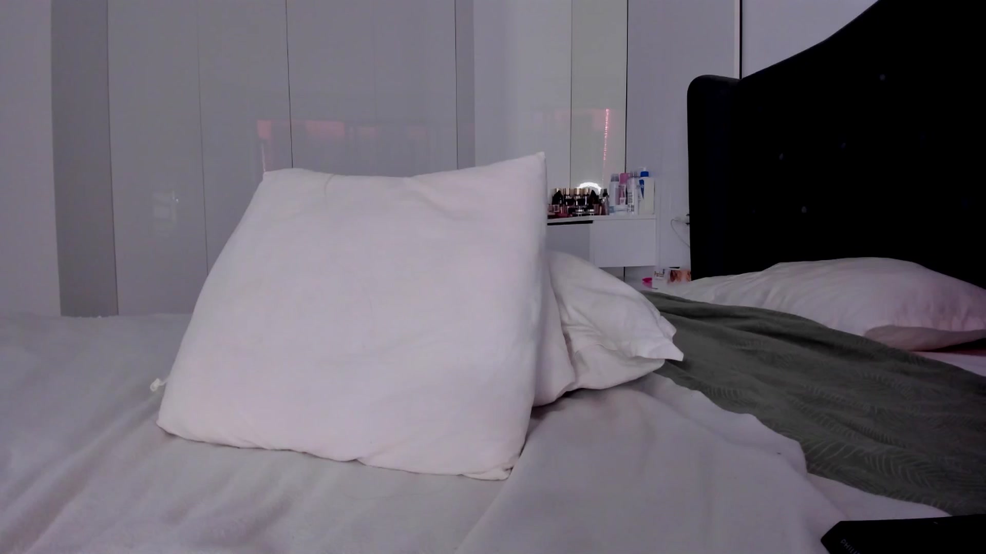 Gallery image thumbnail from Glossy_'s myfreecams stream on, 12/18/2025, 20:30 image 9 of 20