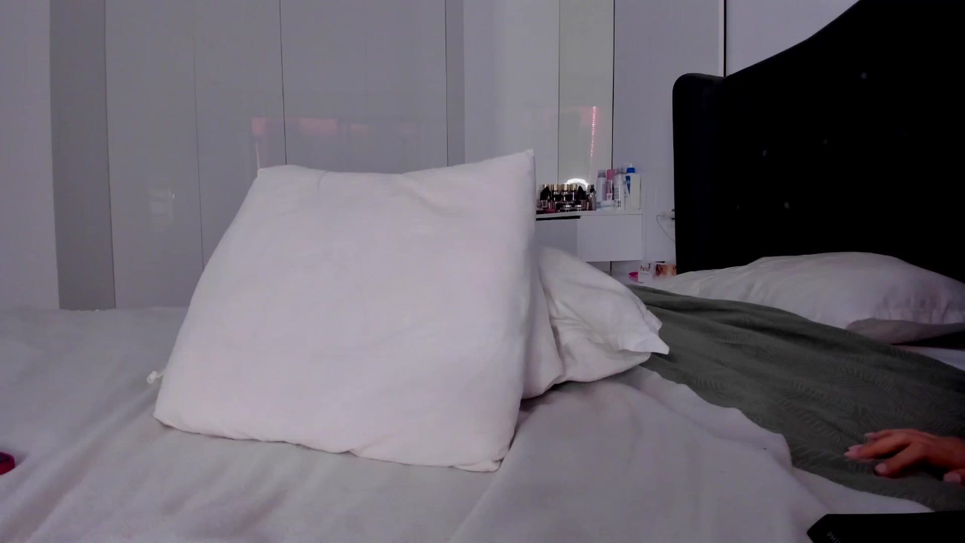 Gallery image thumbnail from Glossy_'s myfreecams stream on, 12/18/2025, 20:30 image 7 of 20