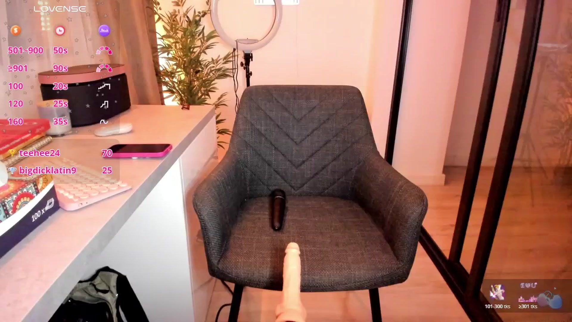 Gallery image thumbnail from Glossy_'s myfreecams stream on, 01/15/2026, 21:03 image 9 of 20