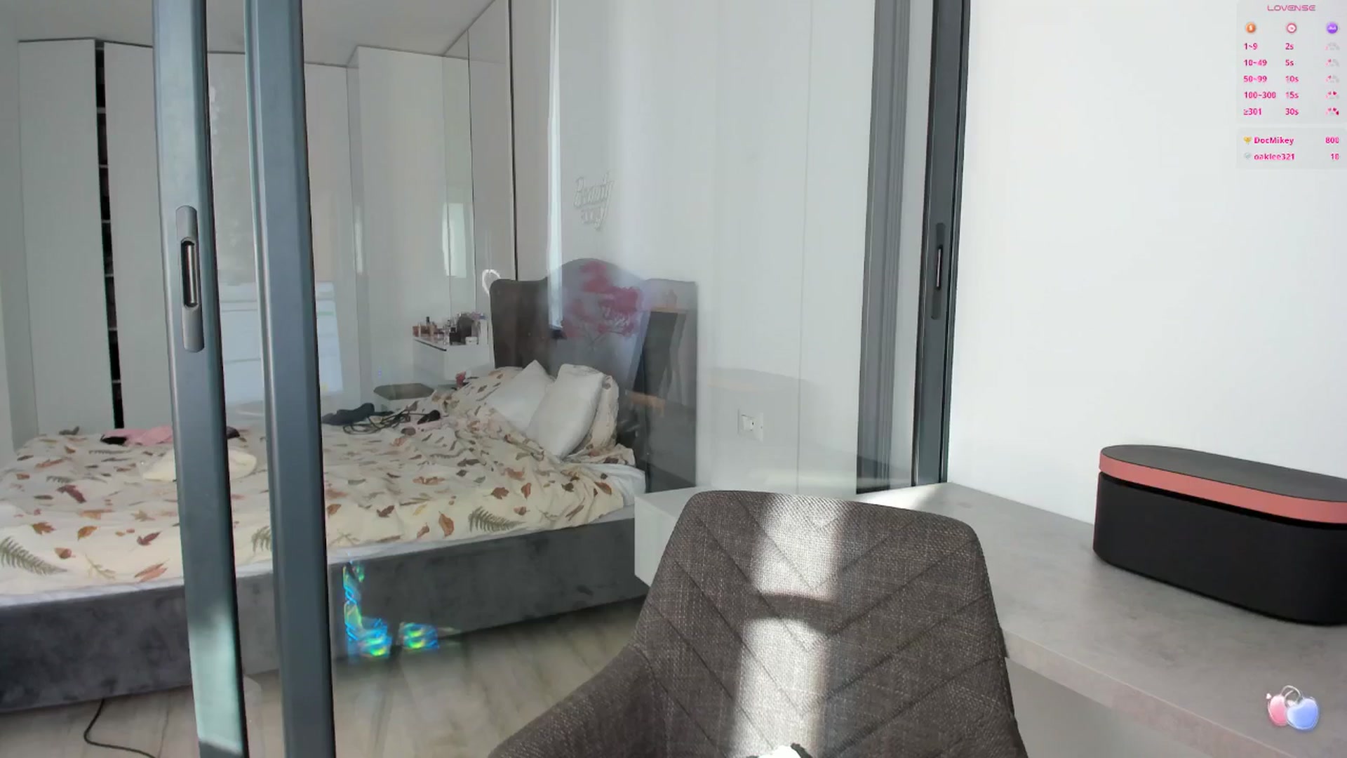 Gallery image thumbnail from Glossy_'s myfreecams stream on, 02/03/2026, 12:49 image 15 of 20