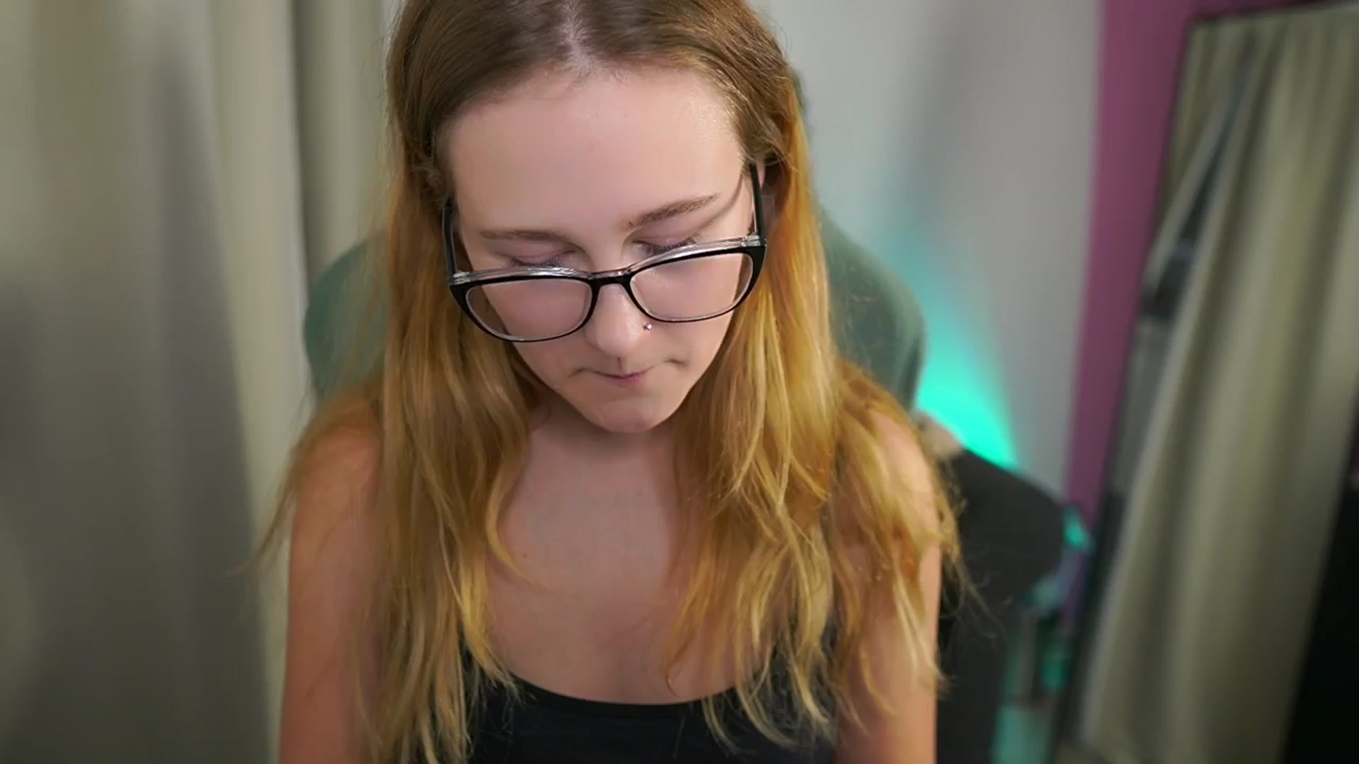 Gallery image thumbnail from Glossy_babe_'s myfreecams stream on, 11/12/2025, 15:14 image 5 of 20