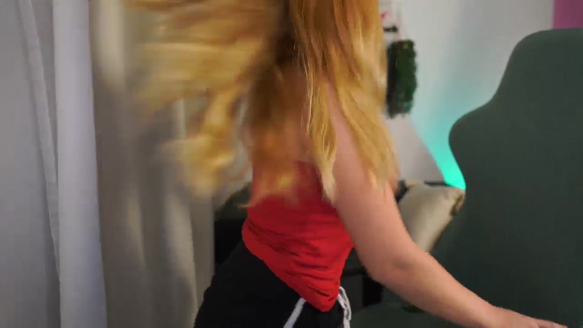 Gallery image thumbnail from Glossy_babe_'s myfreecams stream on, 11/18/2025, 14:39 image 16 of 20