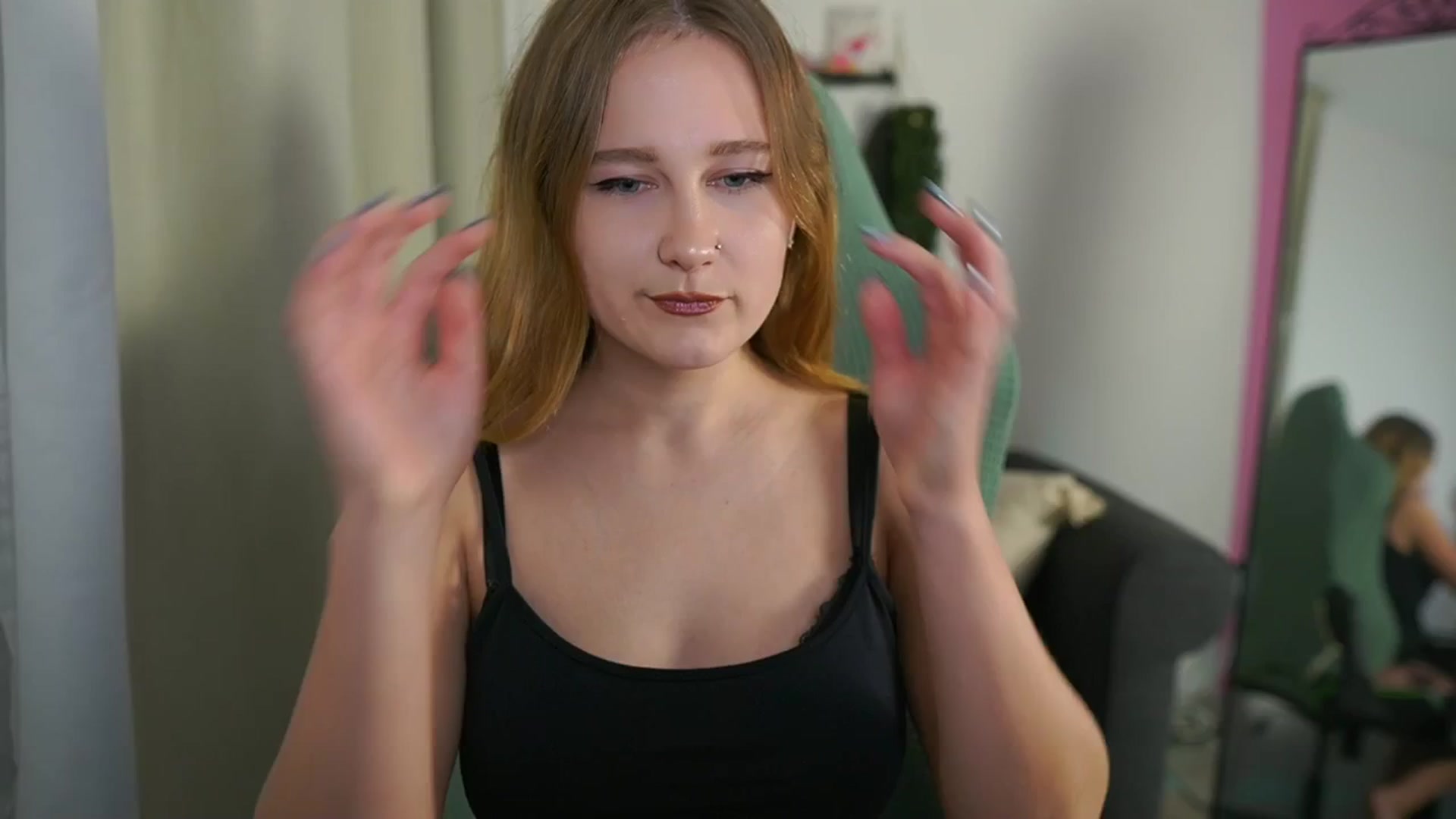 Gallery image thumbnail from Glossy_babe_'s myfreecams stream on, 11/29/2025, 10:27 image 15 of 20