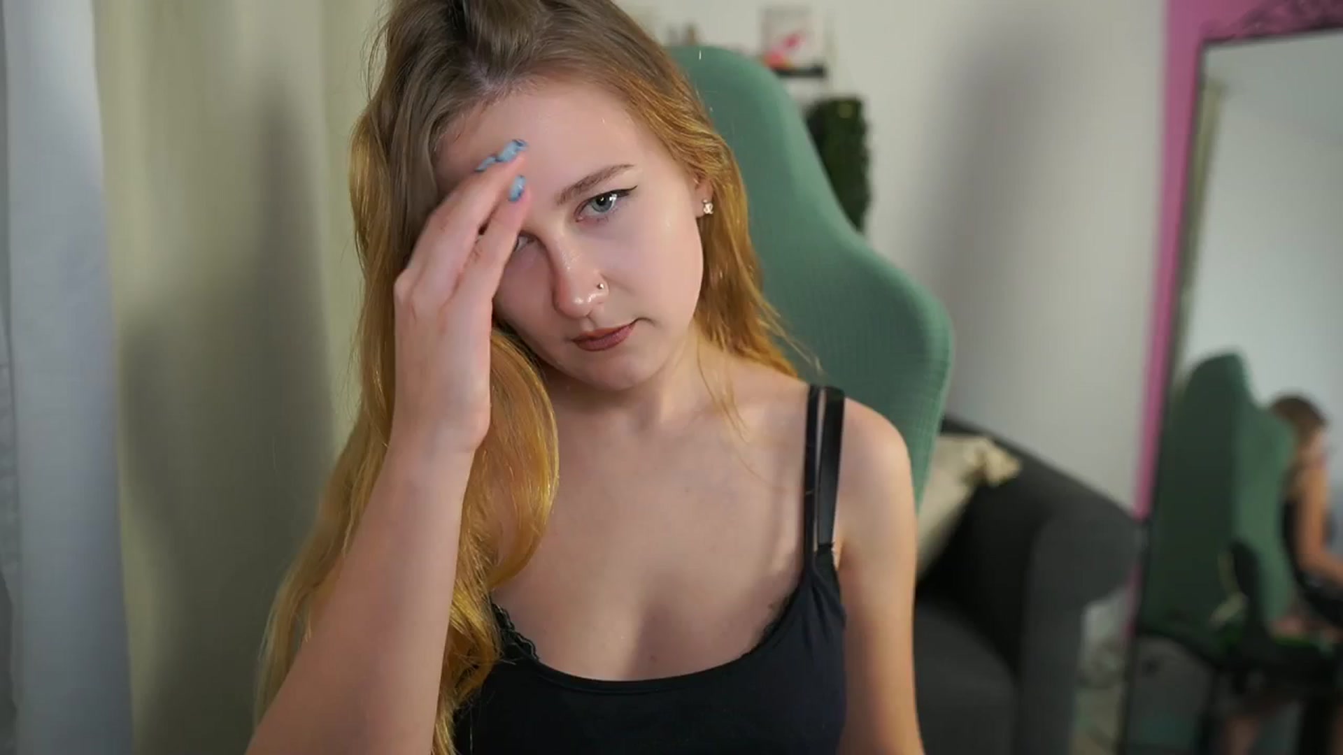 Gallery image thumbnail from Glossy_babe_'s myfreecams stream on, 11/29/2025, 11:26 image 10 of 20