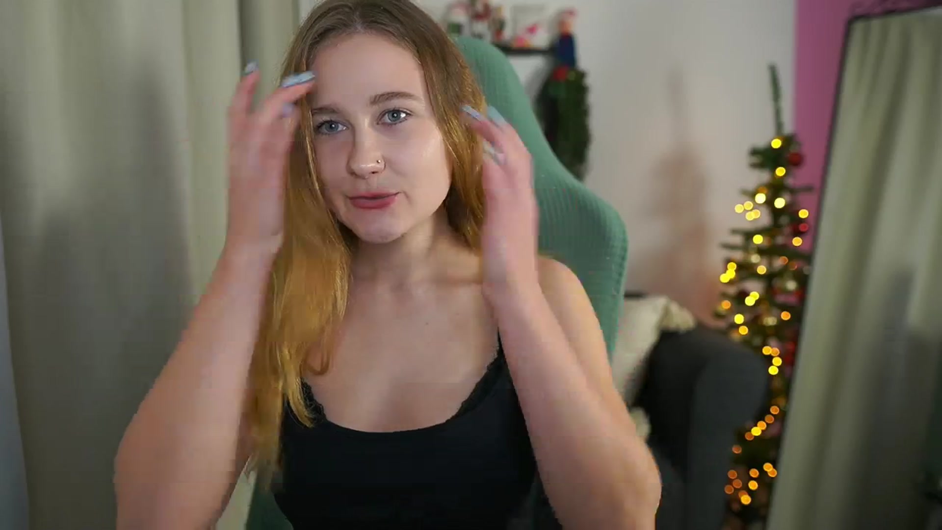 Gallery image thumbnail from Glossy_babe_'s myfreecams stream on, 12/08/2025, 16:37 image 7 of 20