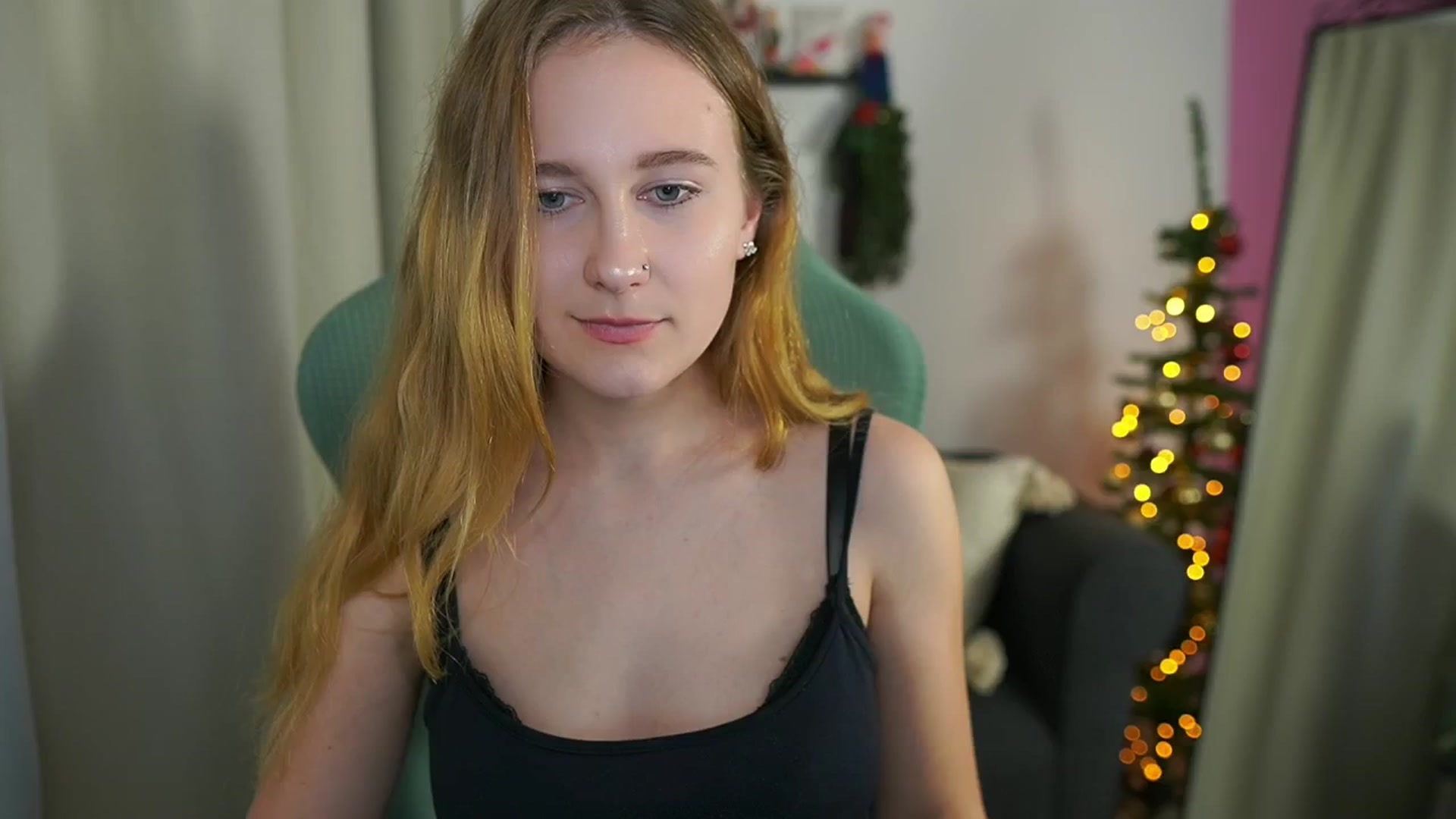 Gallery image thumbnail from Glossy_babe_'s myfreecams stream on, 12/08/2025, 17:39 image 4 of 20