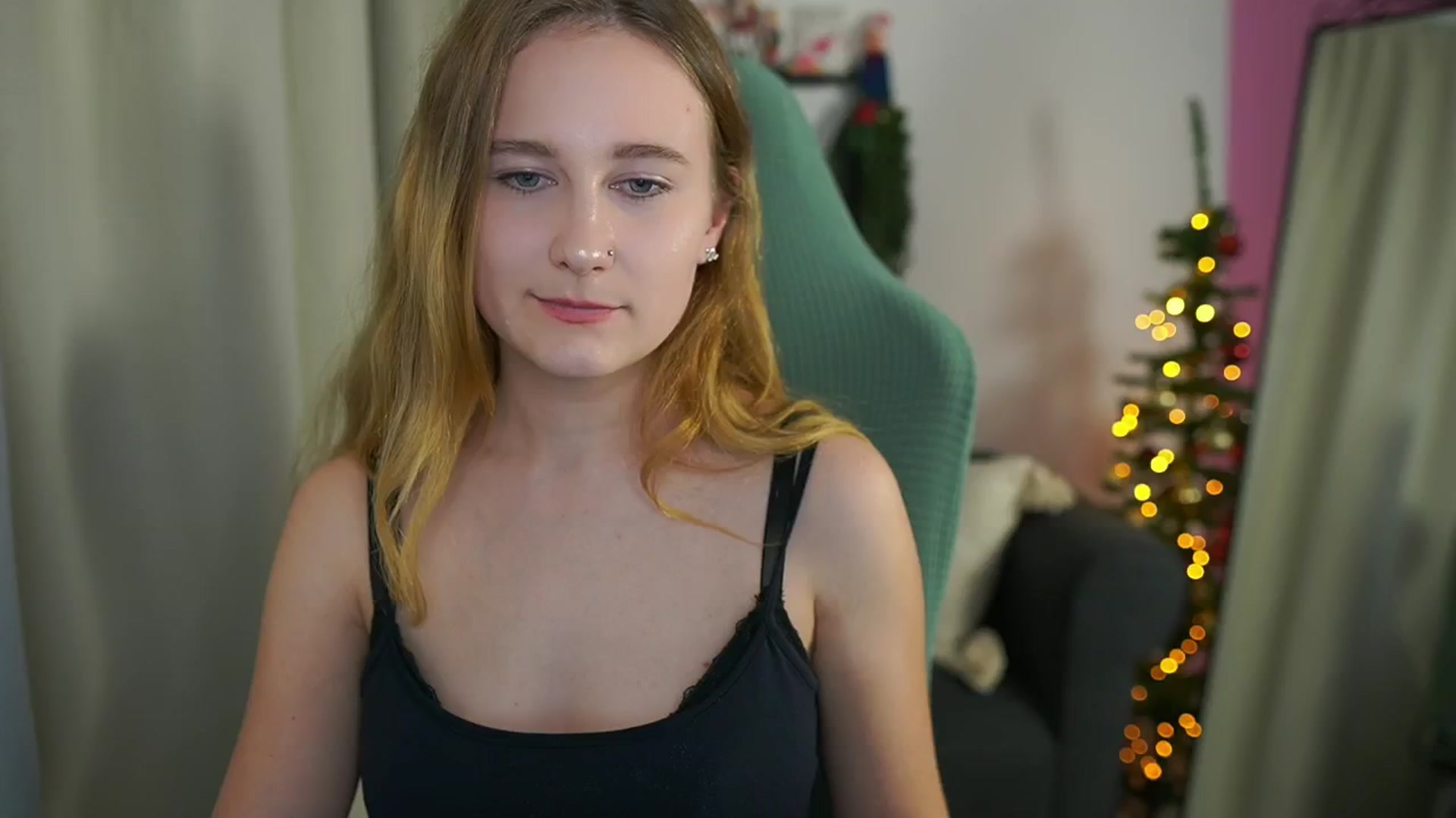 Gallery image thumbnail from Glossy_babe_'s myfreecams stream on, 12/08/2025, 17:39 image 3 of 20
