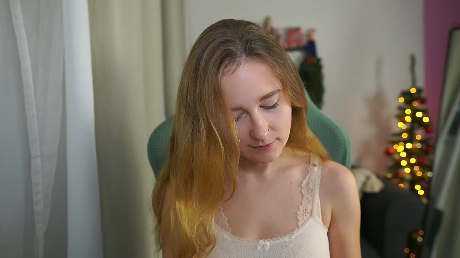 Gallery image thumbnail from Glossy_babe_'s myfreecams stream on, 12/23/2025, 12:10 image 5 of 20