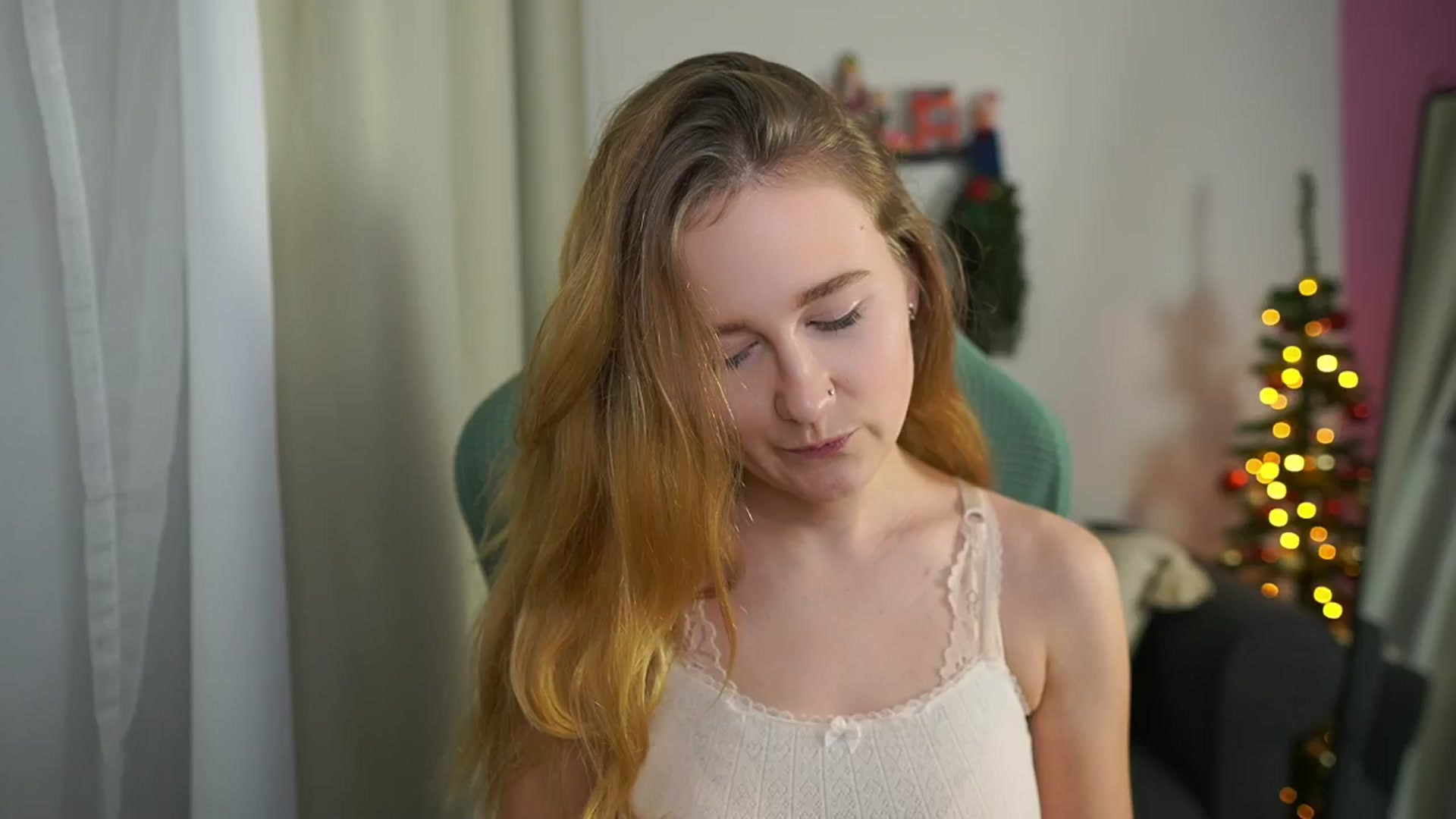Gallery image thumbnail from Glossy_babe_'s myfreecams stream on, 12/23/2025, 12:10 image 12 of 20