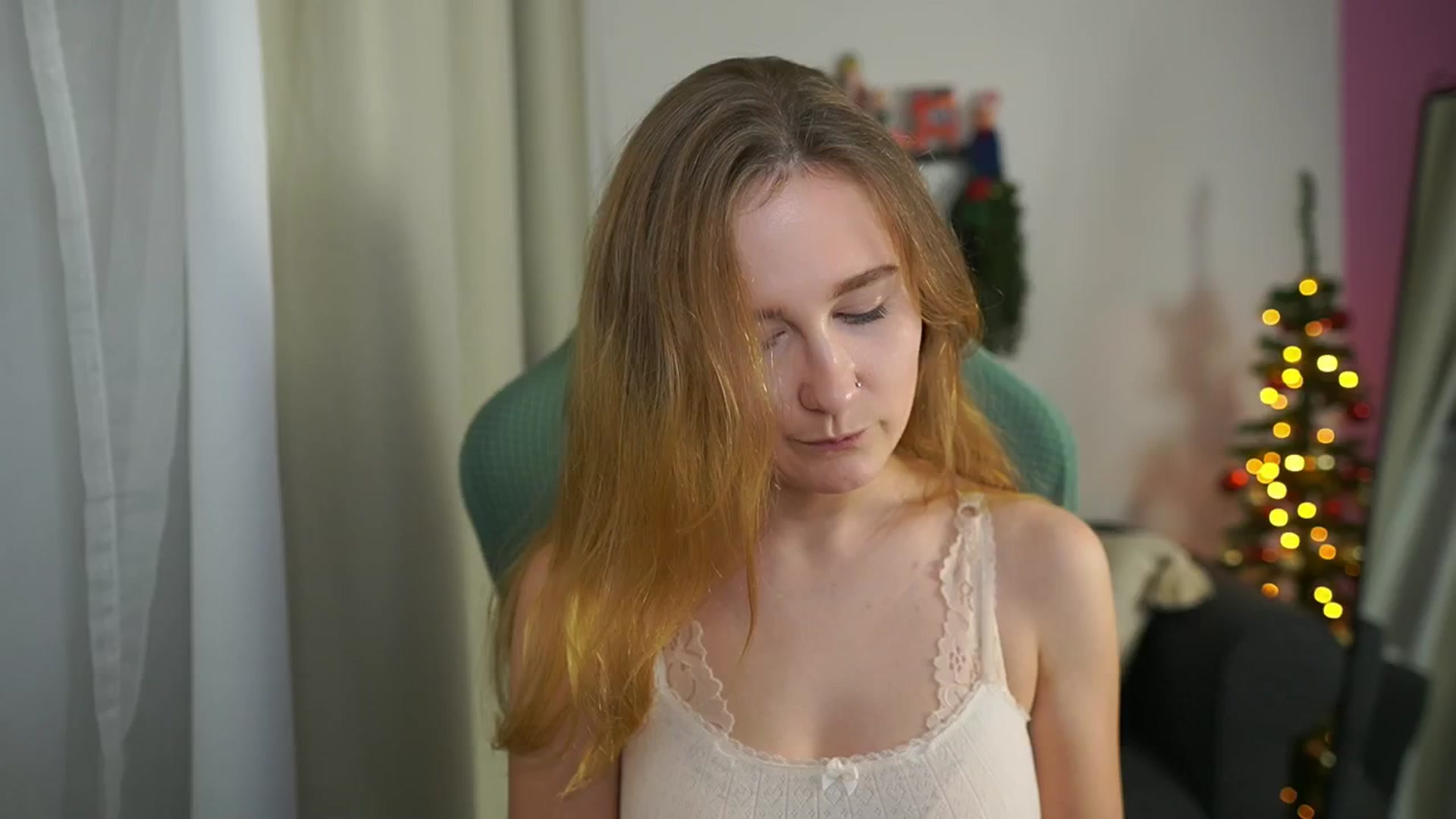 Gallery image thumbnail from Glossy_babe_'s myfreecams stream on, 12/23/2025, 12:10 image 13 of 20
