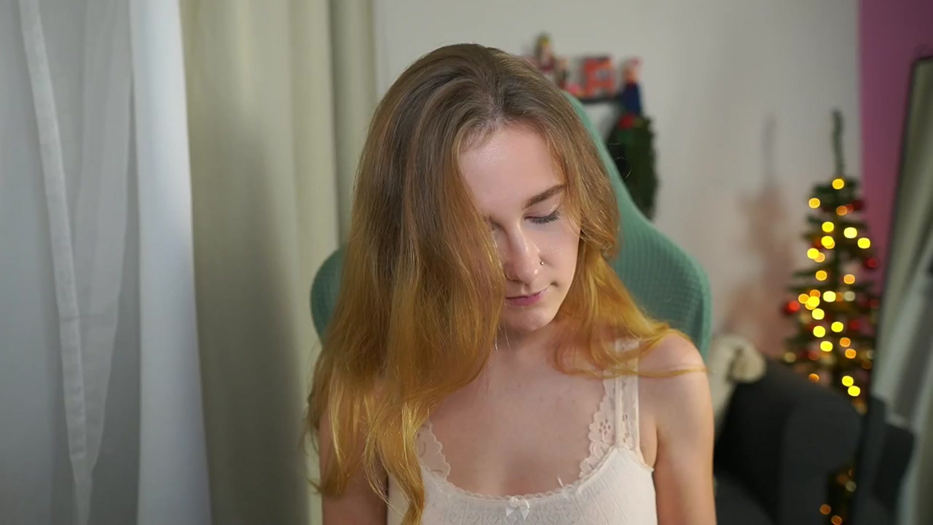Gallery image thumbnail from Glossy_babe_'s myfreecams stream on, 12/23/2025, 14:00 image 18 of 20