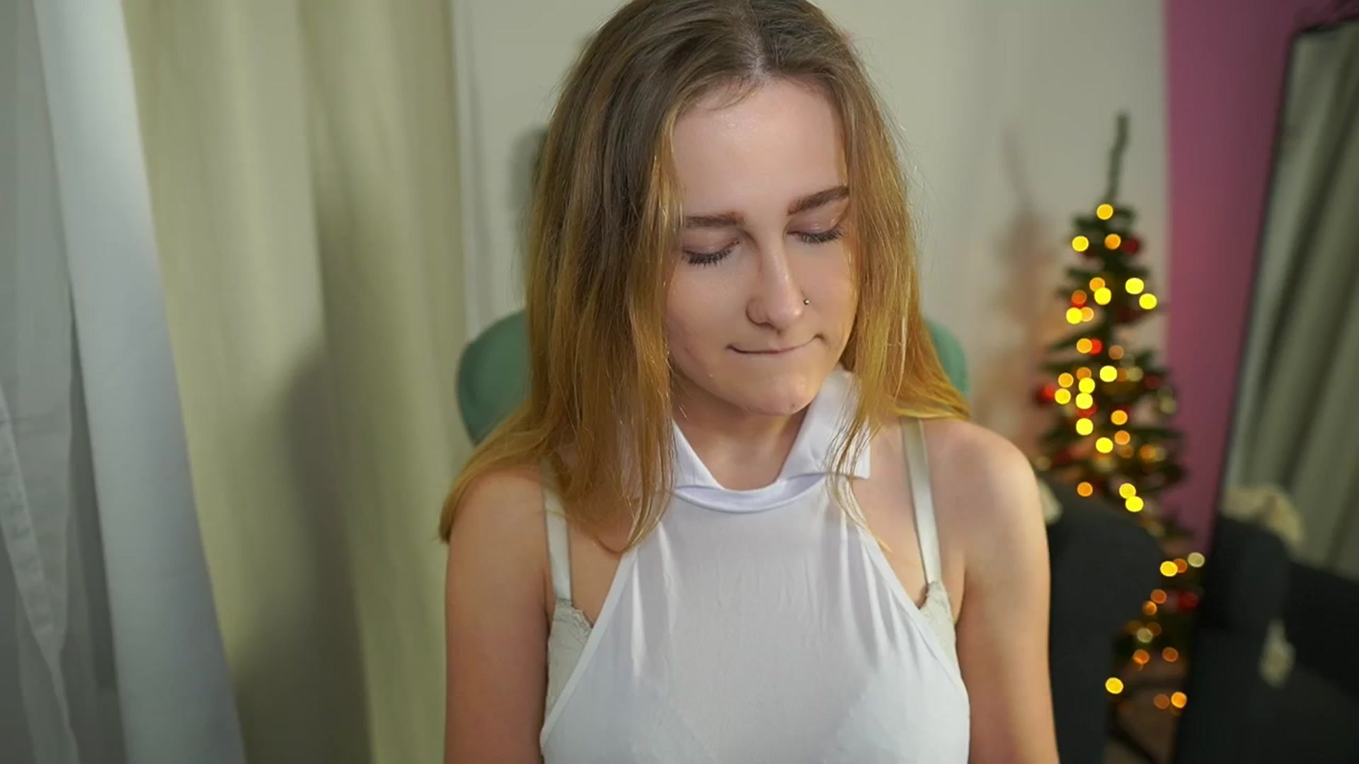 Gallery image thumbnail from Glossy_babe_'s myfreecams stream on, 01/02/2026, 14:45 image 6 of 20