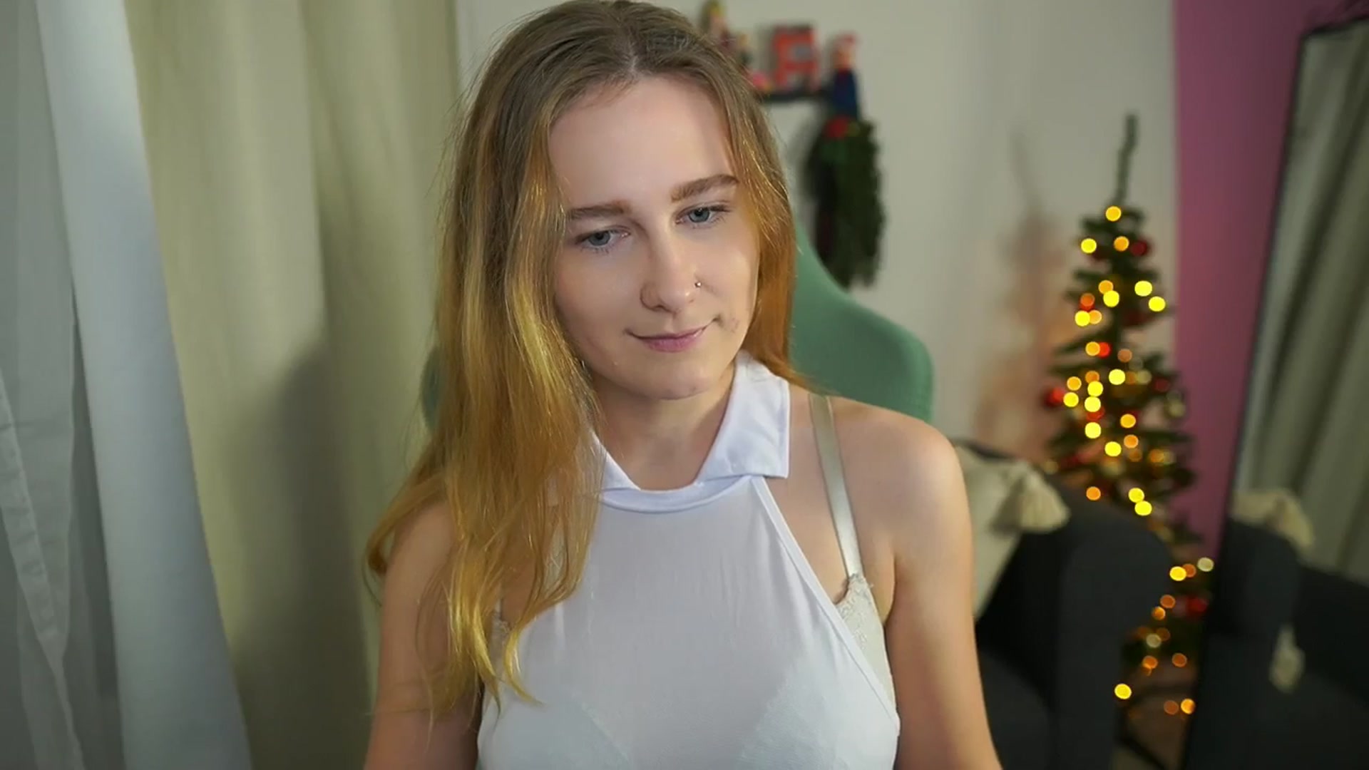Gallery image thumbnail from Glossy_babe_'s myfreecams stream on, 01/02/2026, 15:55 image 8 of 20