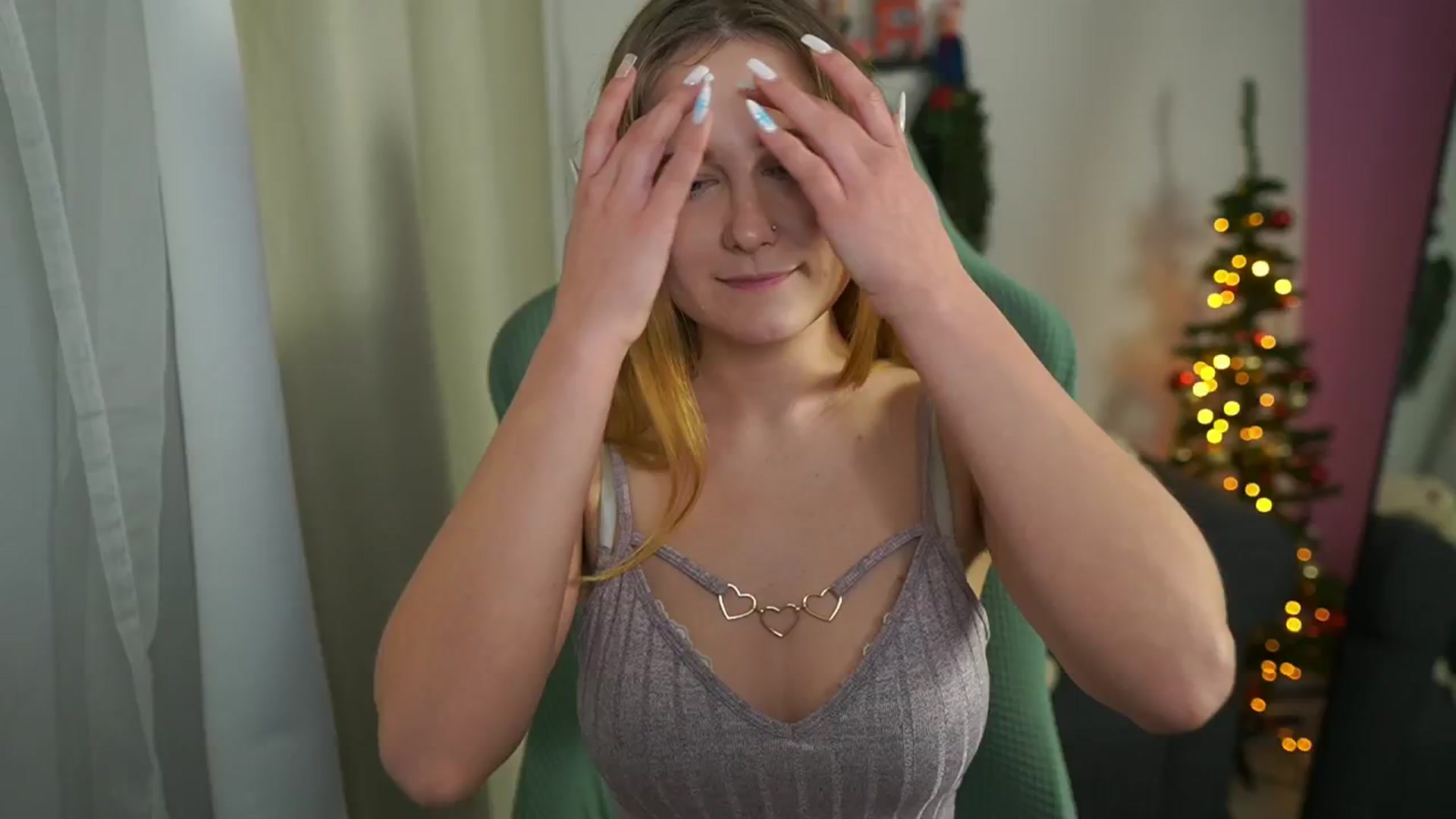 Gallery image thumbnail from Glossy_babe_'s myfreecams stream on, 01/07/2026, 18:36 image 12 of 20