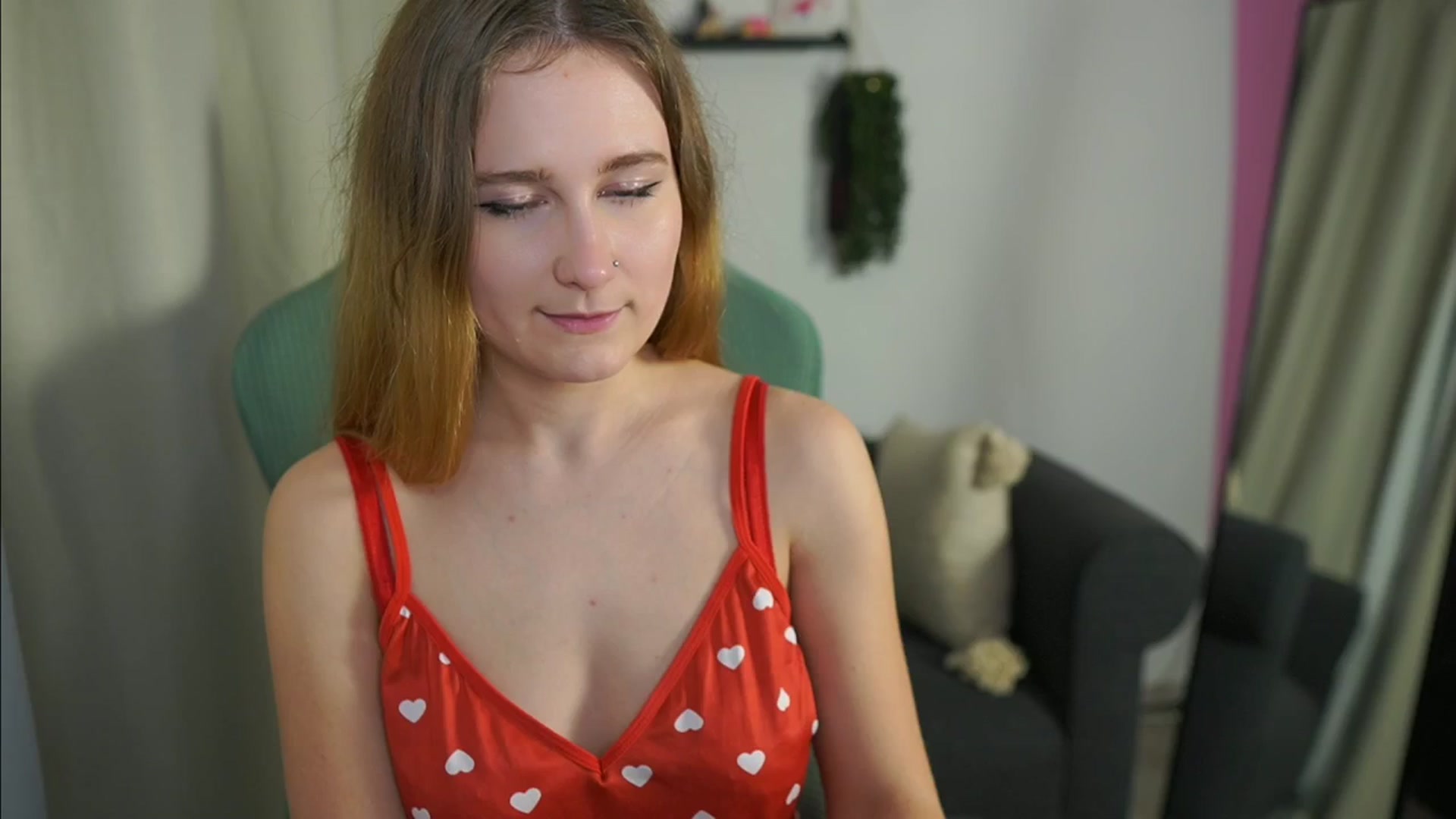 Gallery image thumbnail from Glossy_babe_'s myfreecams stream on, 01/26/2026, 17:28 image 14 of 20