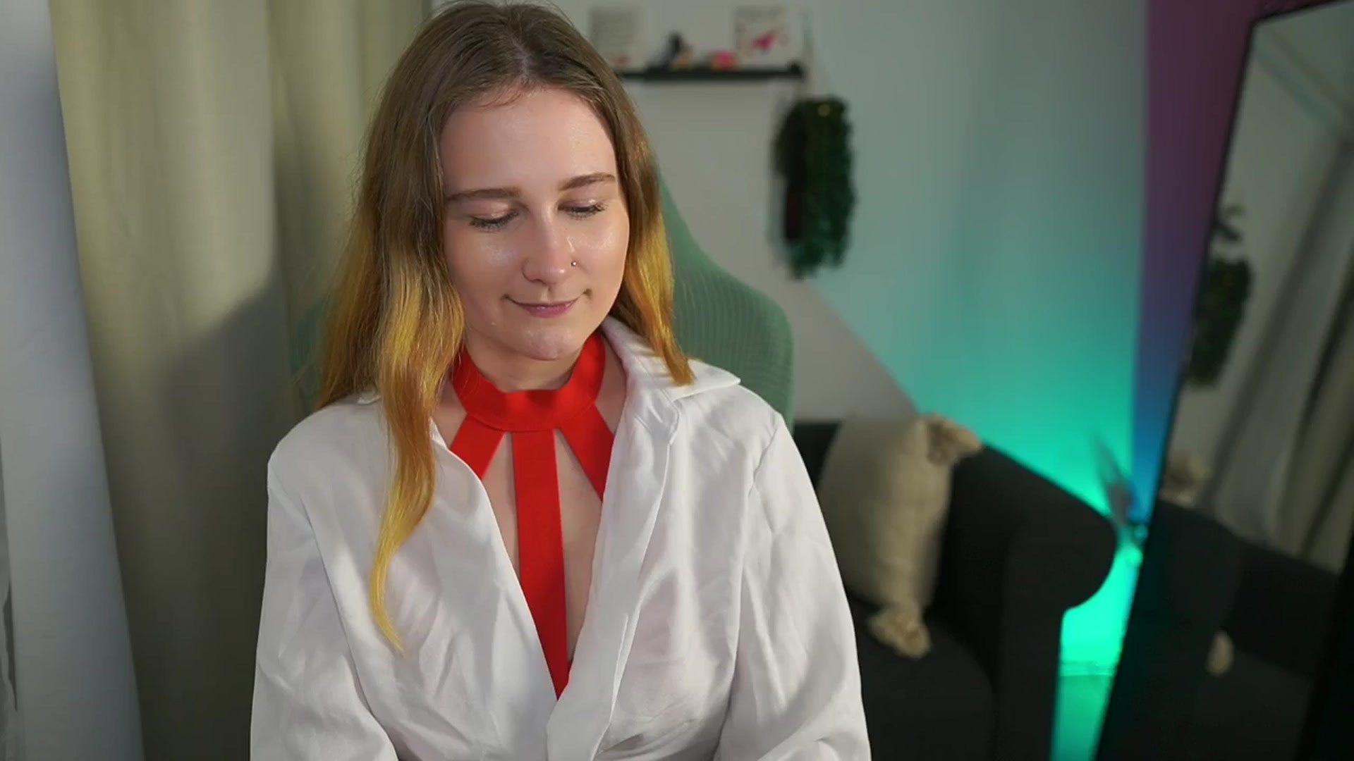 Gallery image thumbnail from Glossy_babe_'s myfreecams stream on, 02/01/2026, 15:48 image 14 of 20