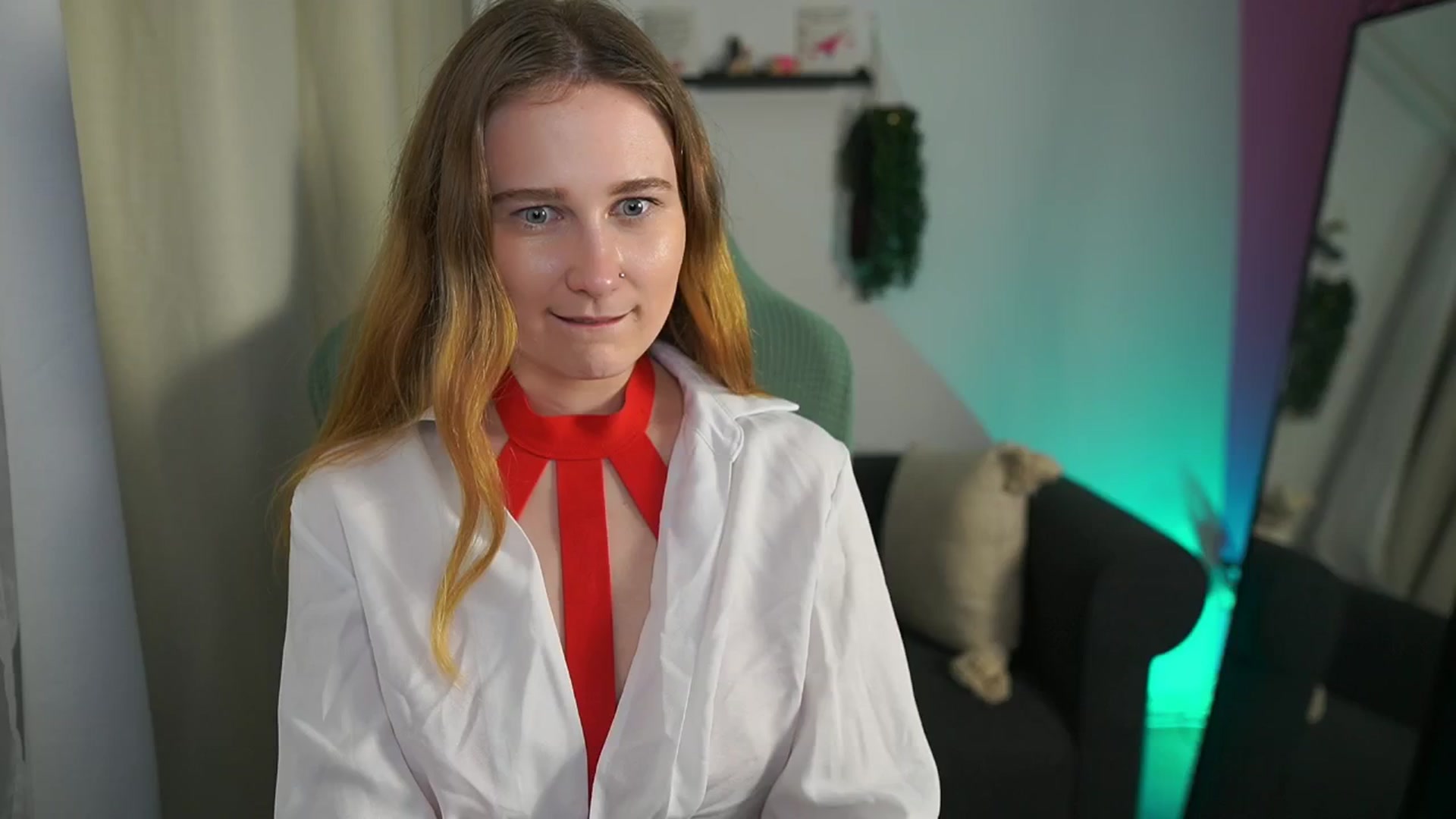 Gallery image thumbnail from Glossy_babe_'s myfreecams stream on, 02/01/2026, 19:03 image 16 of 20