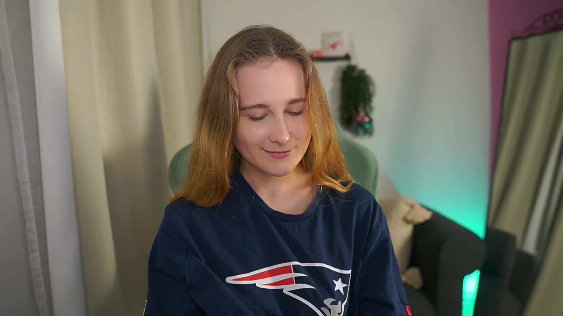 Gallery image thumbnail from Glossy_babe_'s myfreecams stream on, 02/08/2026, 10:23 image 6 of 20