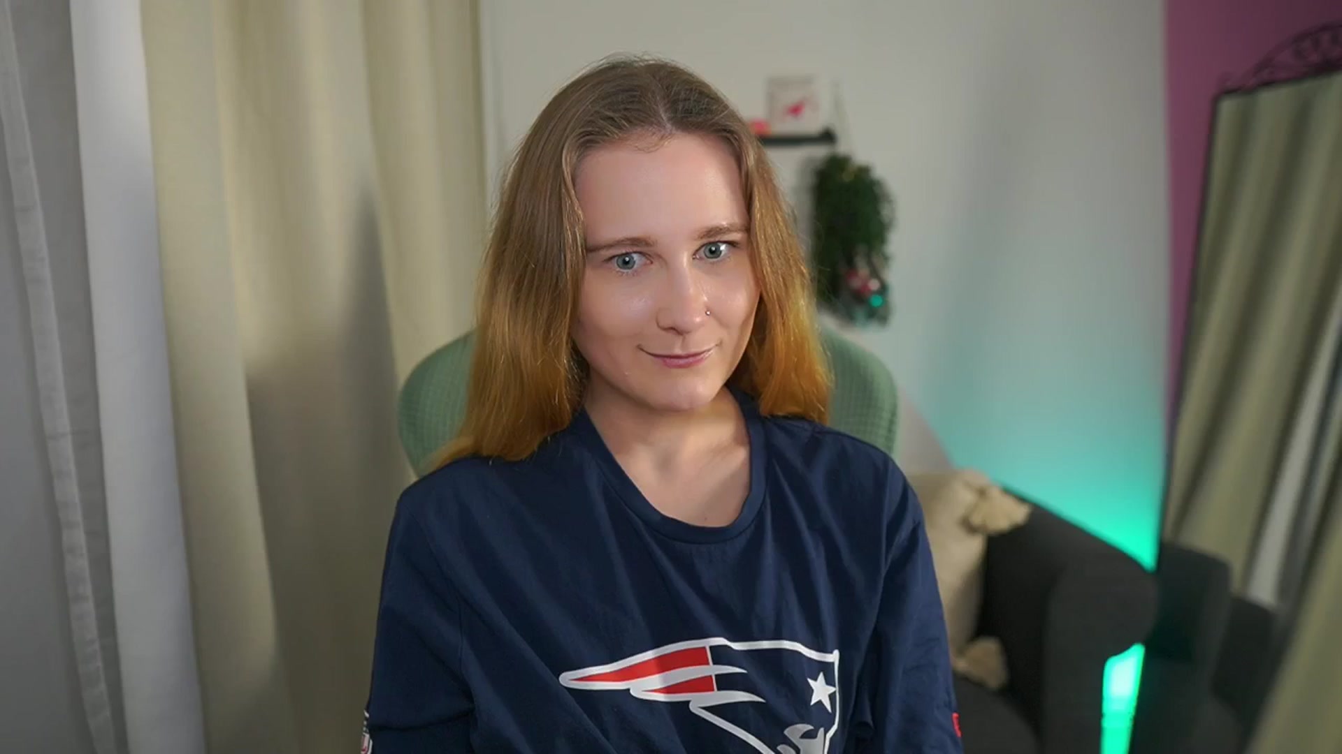 Gallery image thumbnail from Glossy_babe_'s myfreecams stream on, 02/08/2026, 10:23 image 4 of 20
