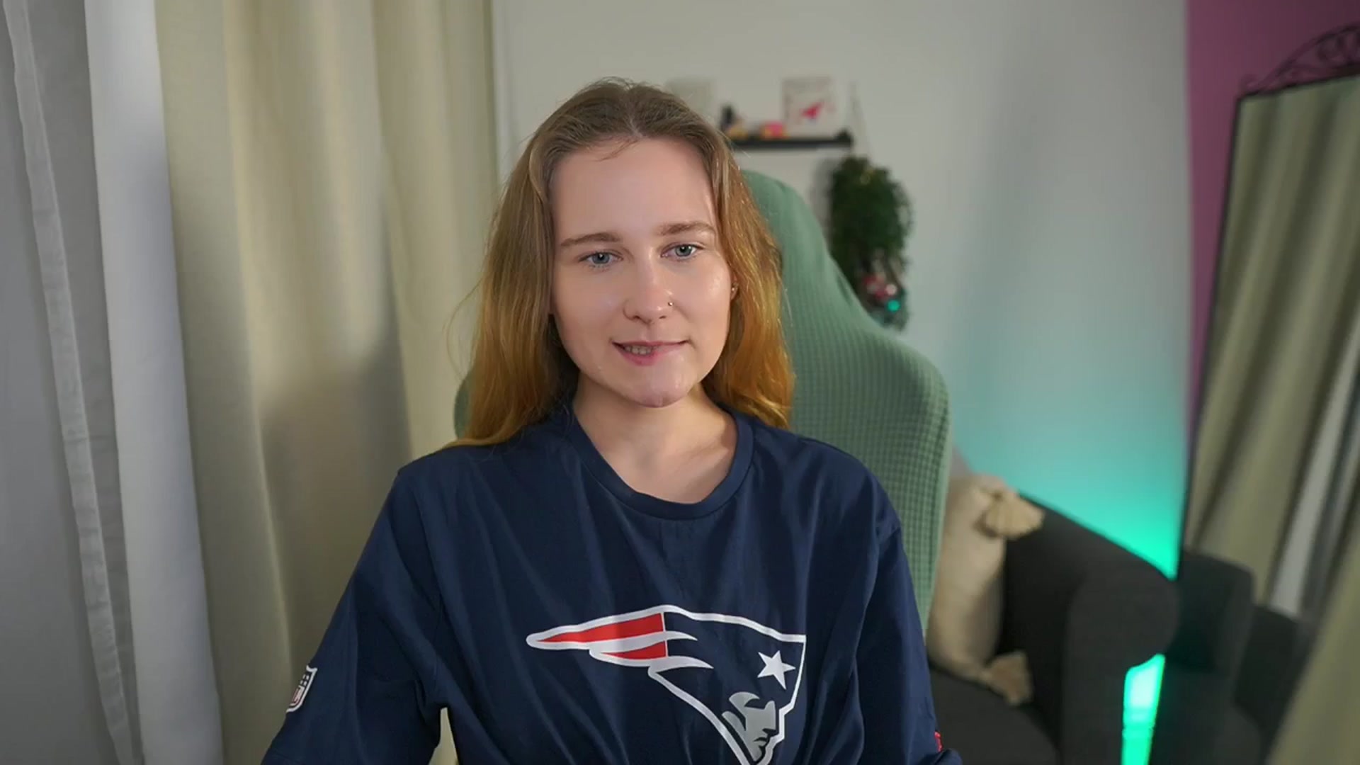 Gallery image thumbnail from Glossy_babe_'s myfreecams stream on, 02/08/2026, 12:43 image 12 of 20