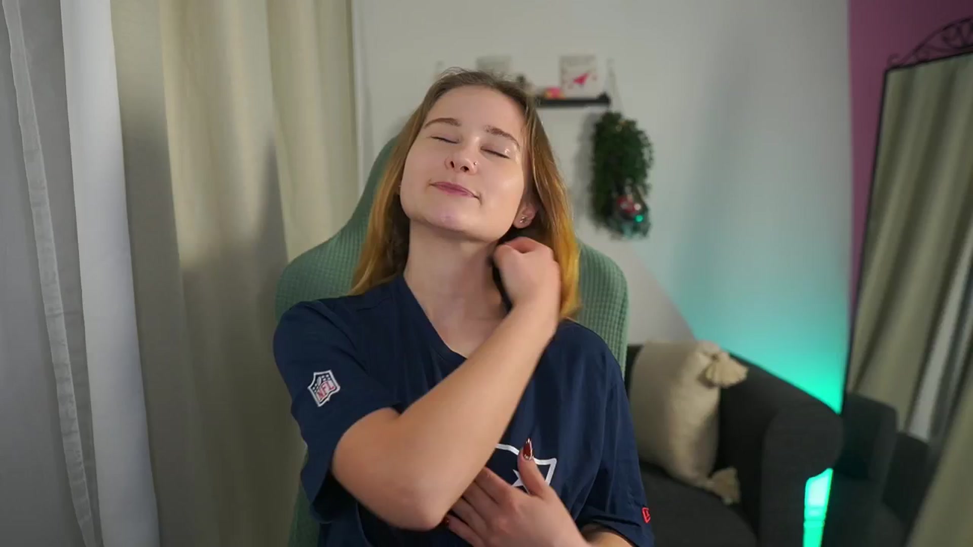Gallery image thumbnail from Glossy_babe_'s myfreecams stream on, 02/08/2026, 12:43 image 5 of 20