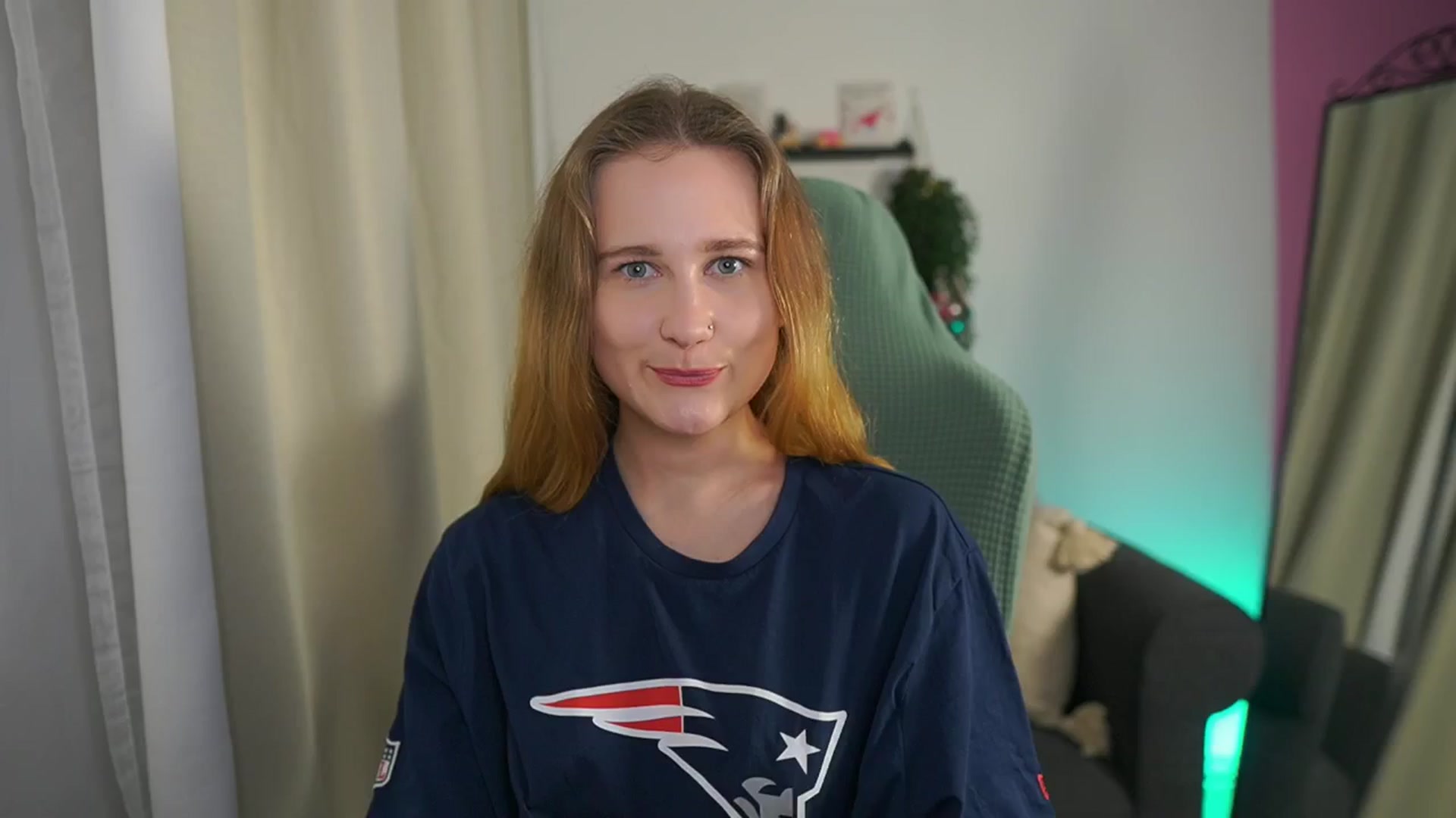 Gallery image thumbnail from Glossy_babe_'s myfreecams stream on, 02/08/2026, 14:41 image 10 of 20