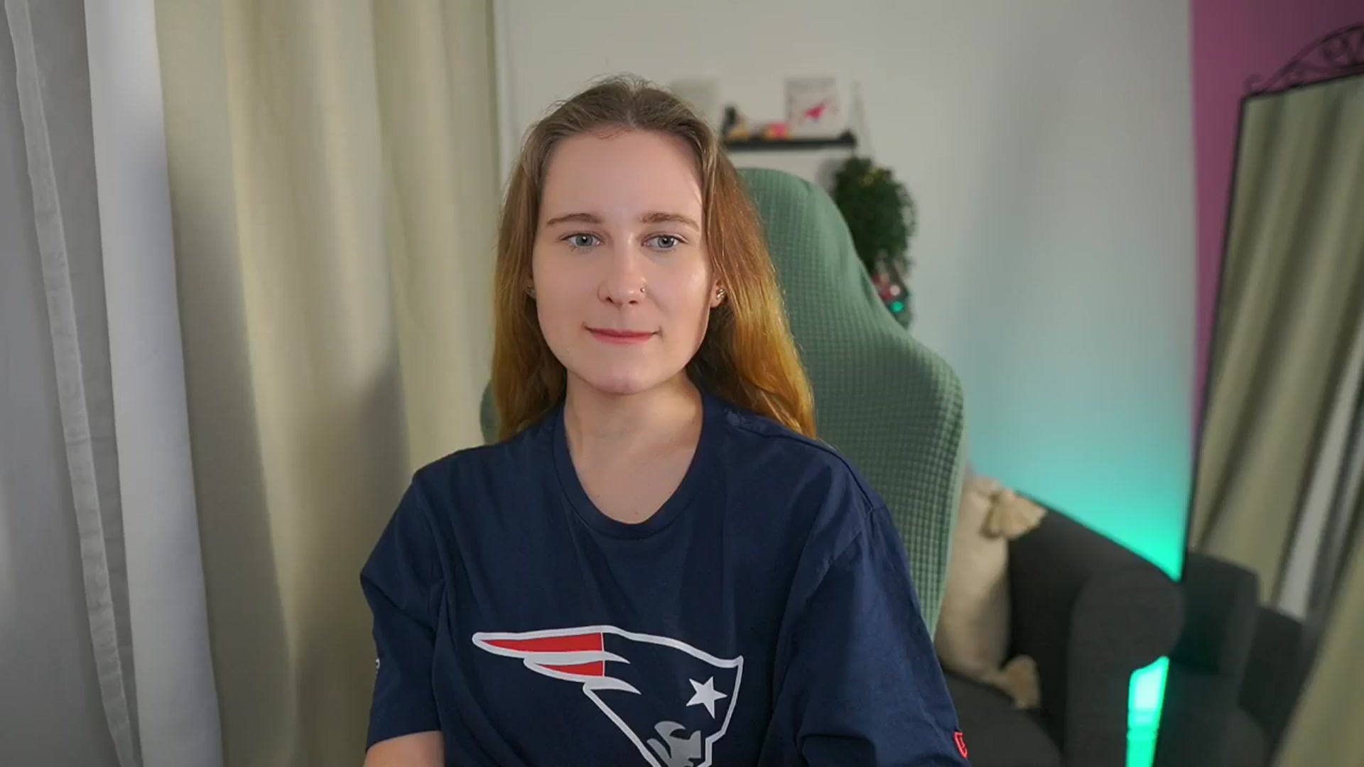 Gallery image thumbnail from Glossy_babe_'s myfreecams stream on, 02/08/2026, 14:41 image 14 of 20