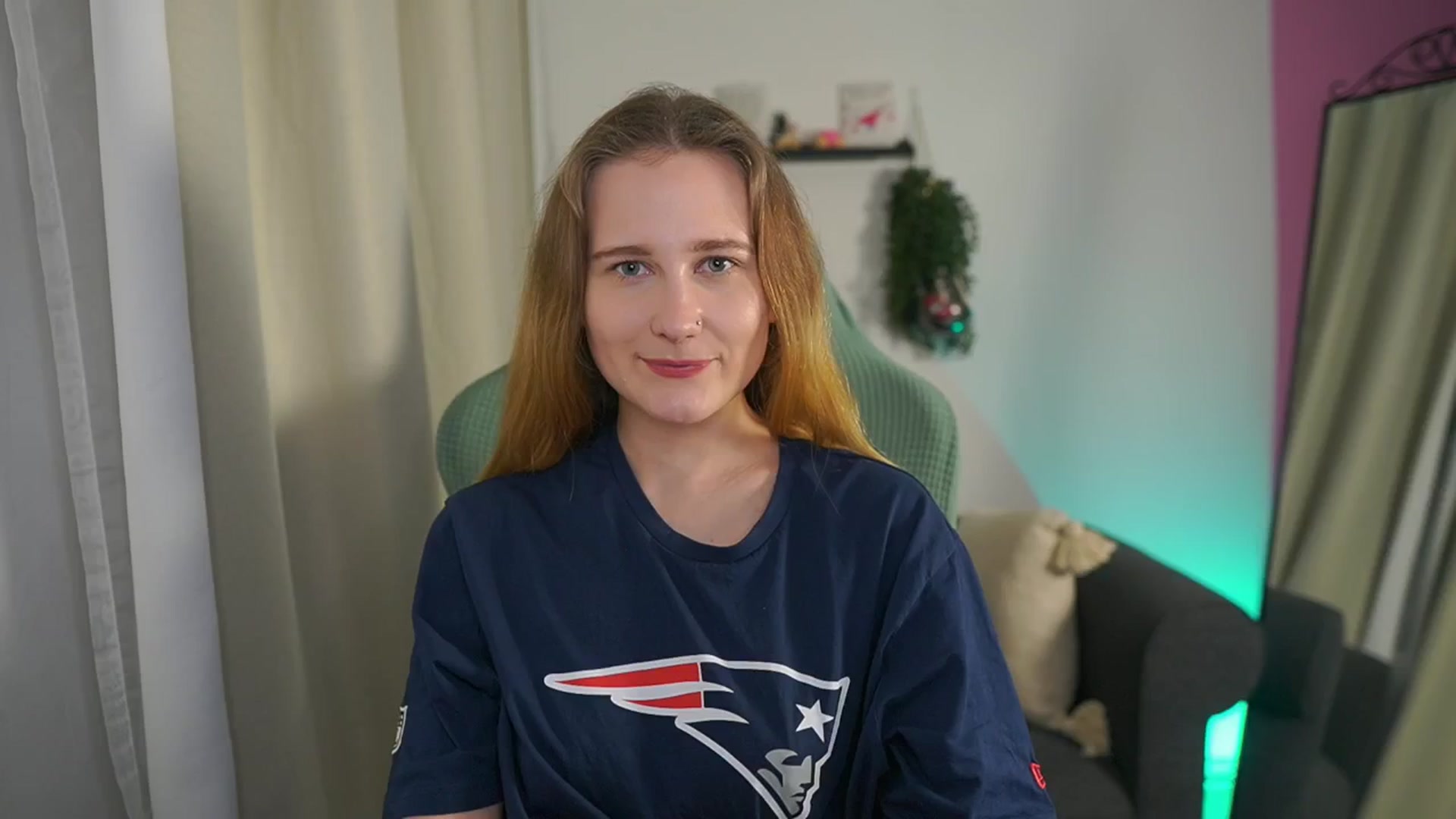 Gallery image thumbnail from Glossy_babe_'s myfreecams stream on, 02/08/2026, 14:41 image 15 of 20
