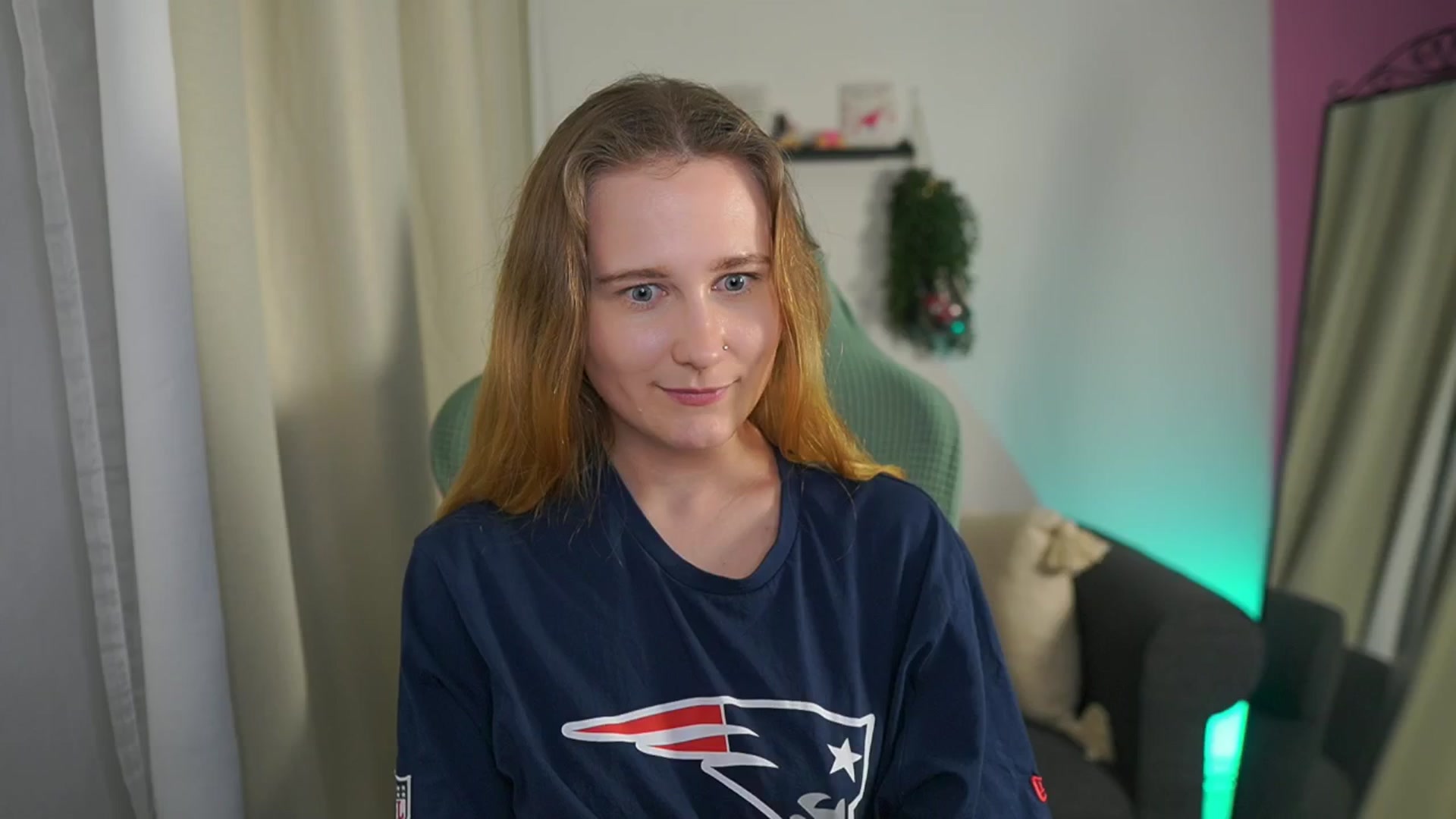 Gallery image thumbnail from Glossy_babe_'s myfreecams stream on, 02/08/2026, 19:08 image 13 of 20